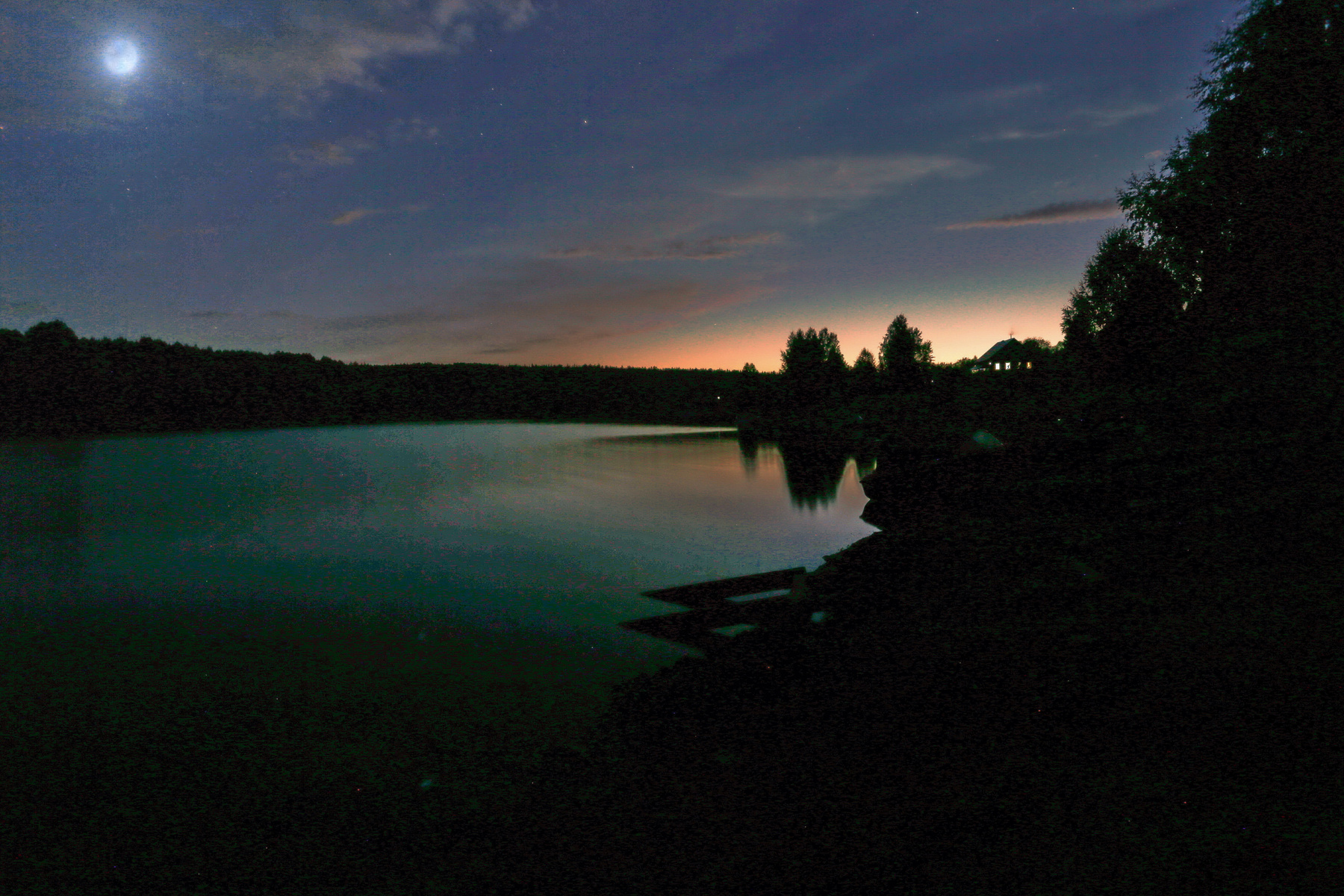 Вечером у озера Ночь