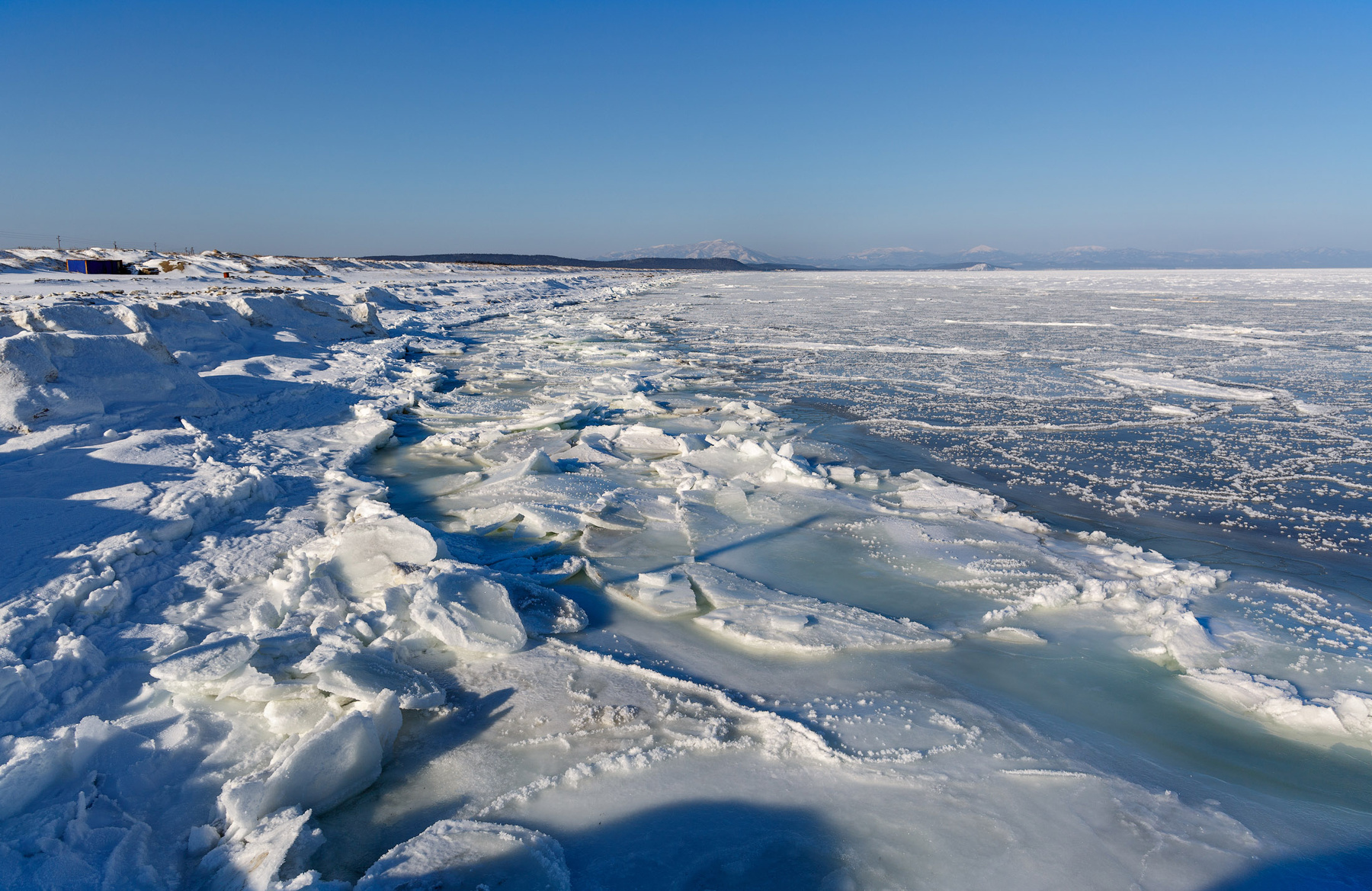 Берег... Сахалин море лед зима