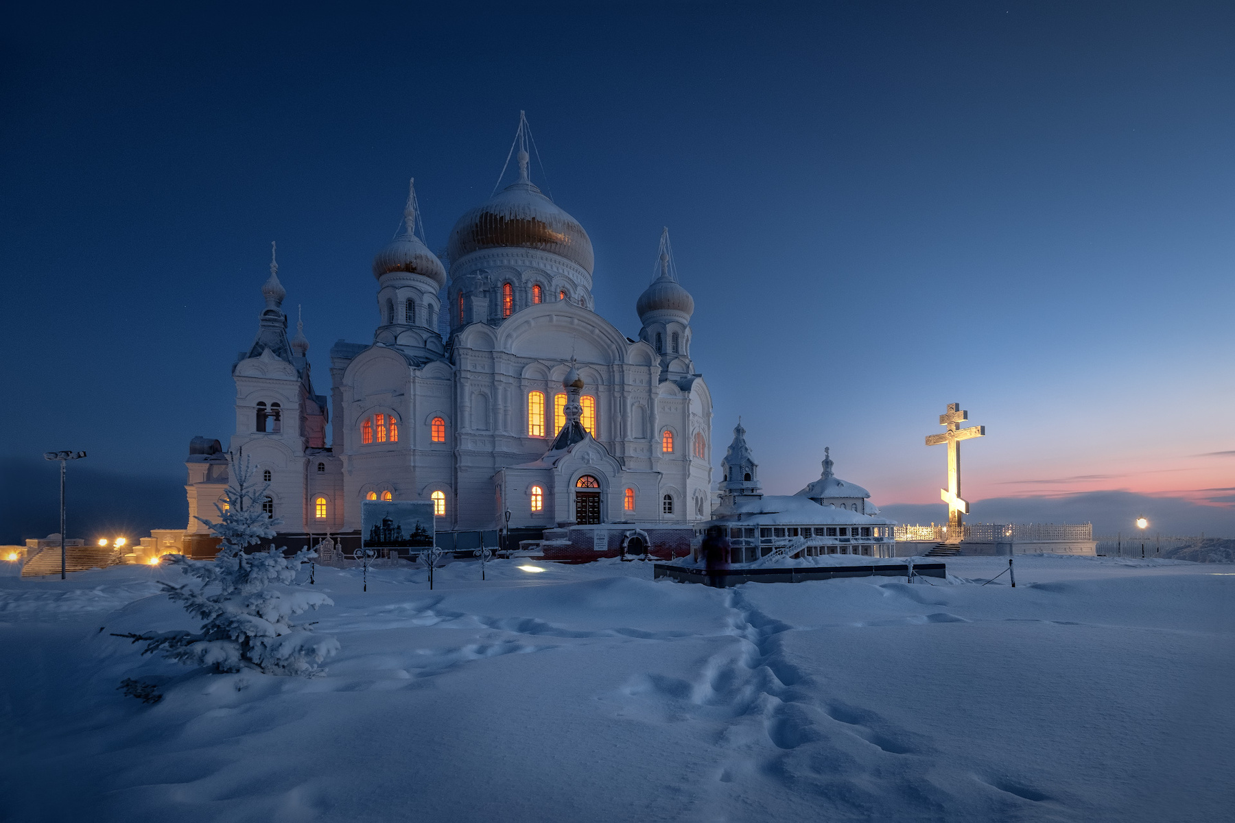Рождественский мороз зима рождество ночь холод мороз храм монастырь белая гора