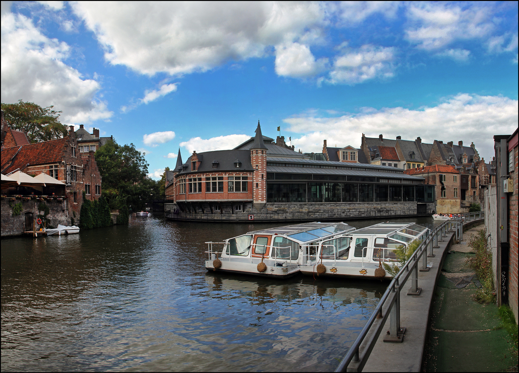 Бельгия. Гент (Gent). Каналы и мосты. Европа Бельгия Гент достопримечательности набережные каналы рестораны площади мосты прогулочные лодочки