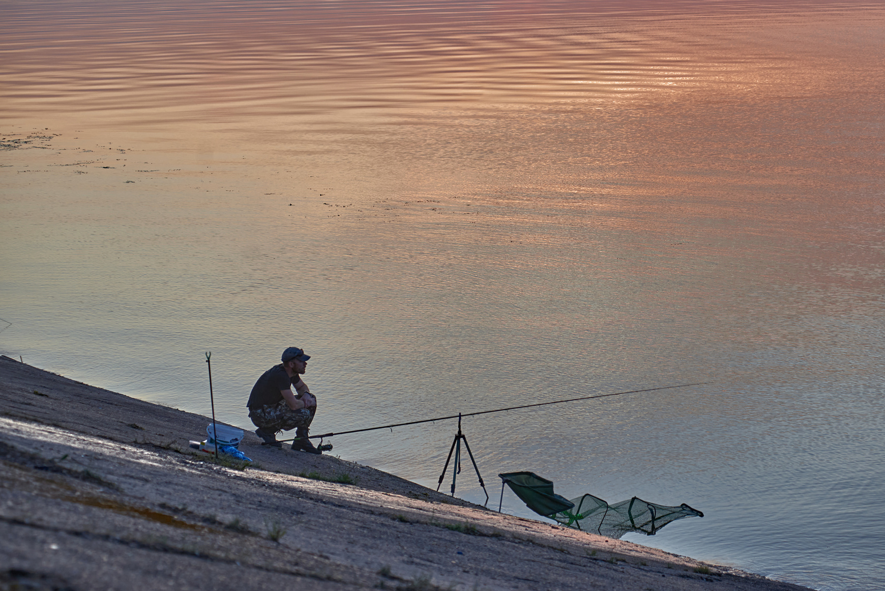 Вечерняя фотосессия Закат Волга удочка рыбак