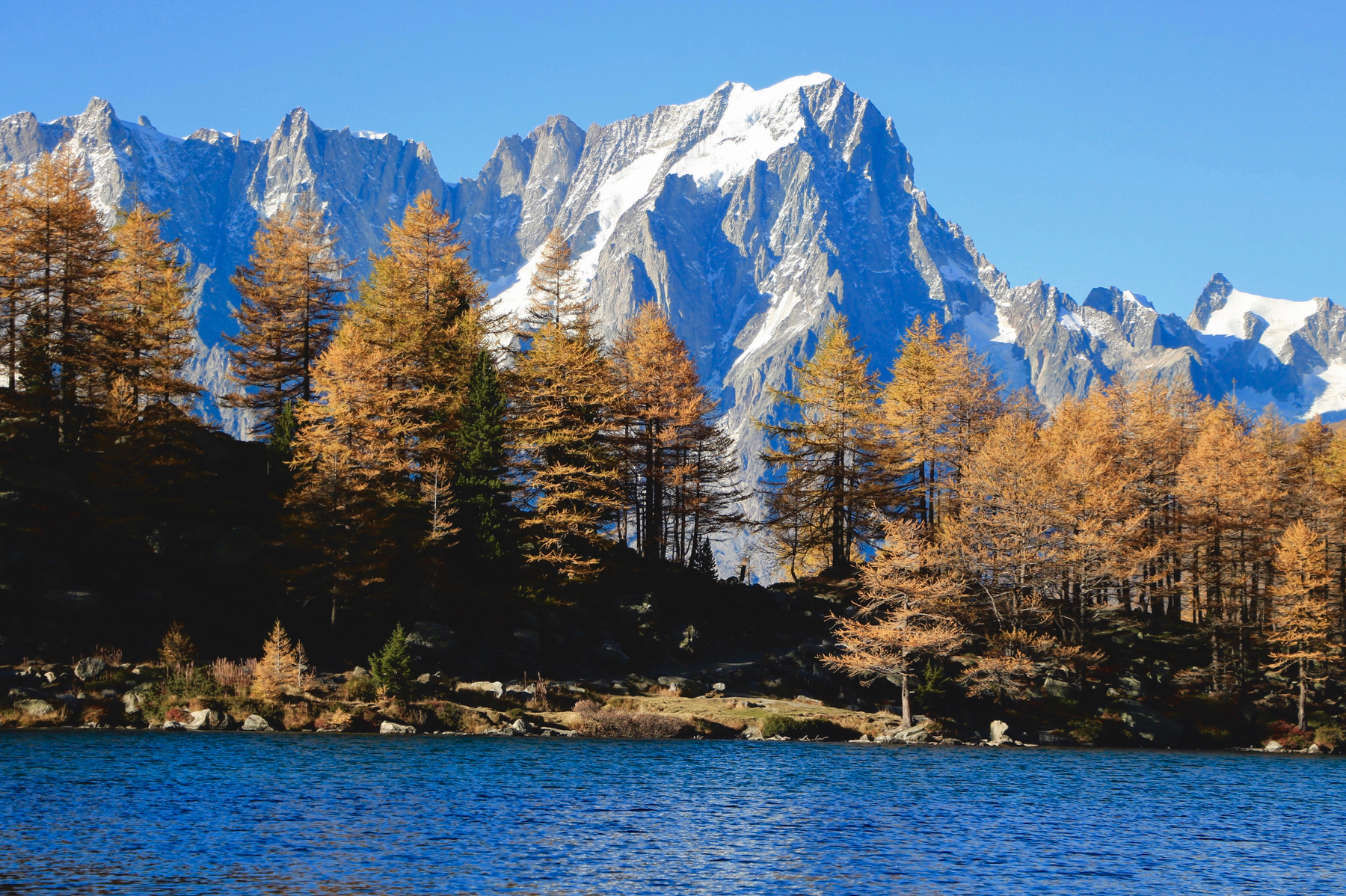 ***осенние мотивы Альпы горы озеро осень вода пейзаж Италия золотая