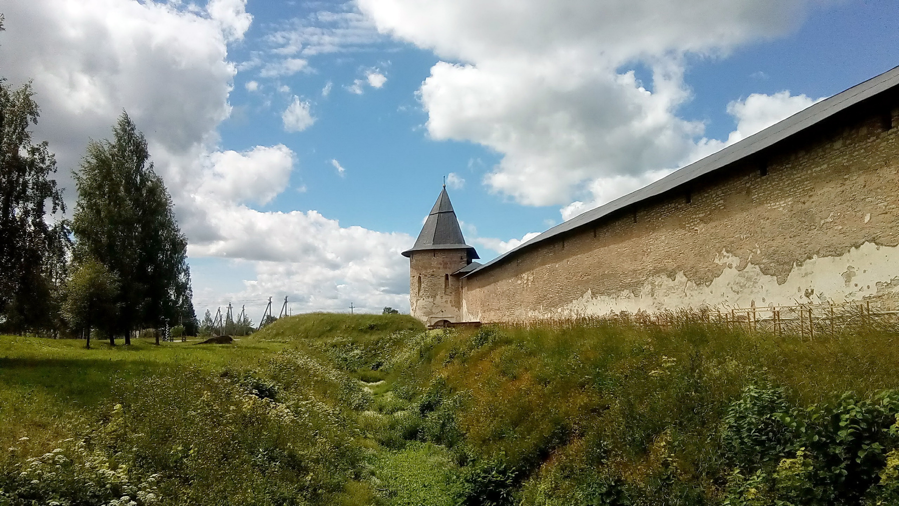 Pechora monastery пейзаж монастырь архитектура лето