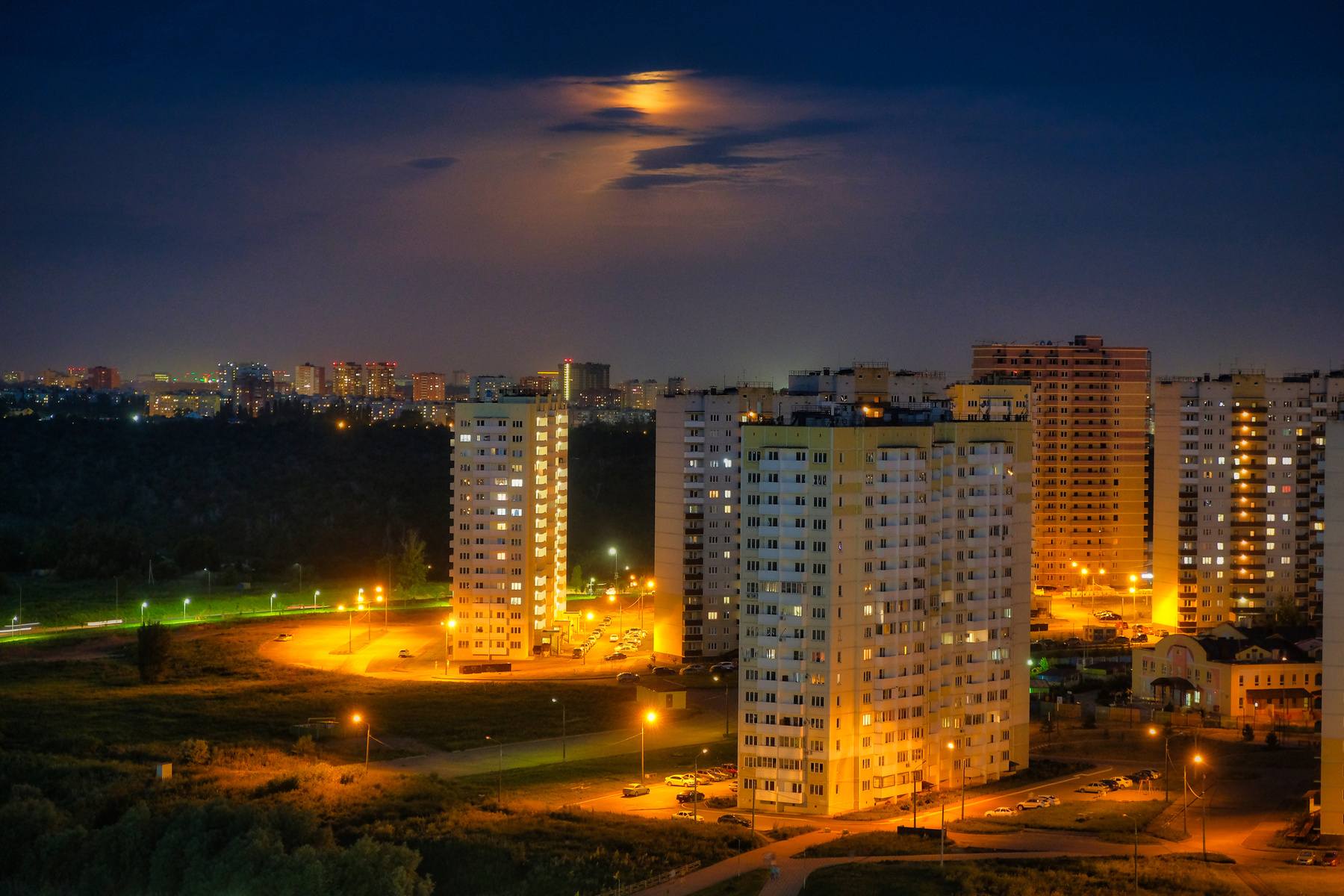 Луна над городом Ростов-на-Дону ночь небо город луна