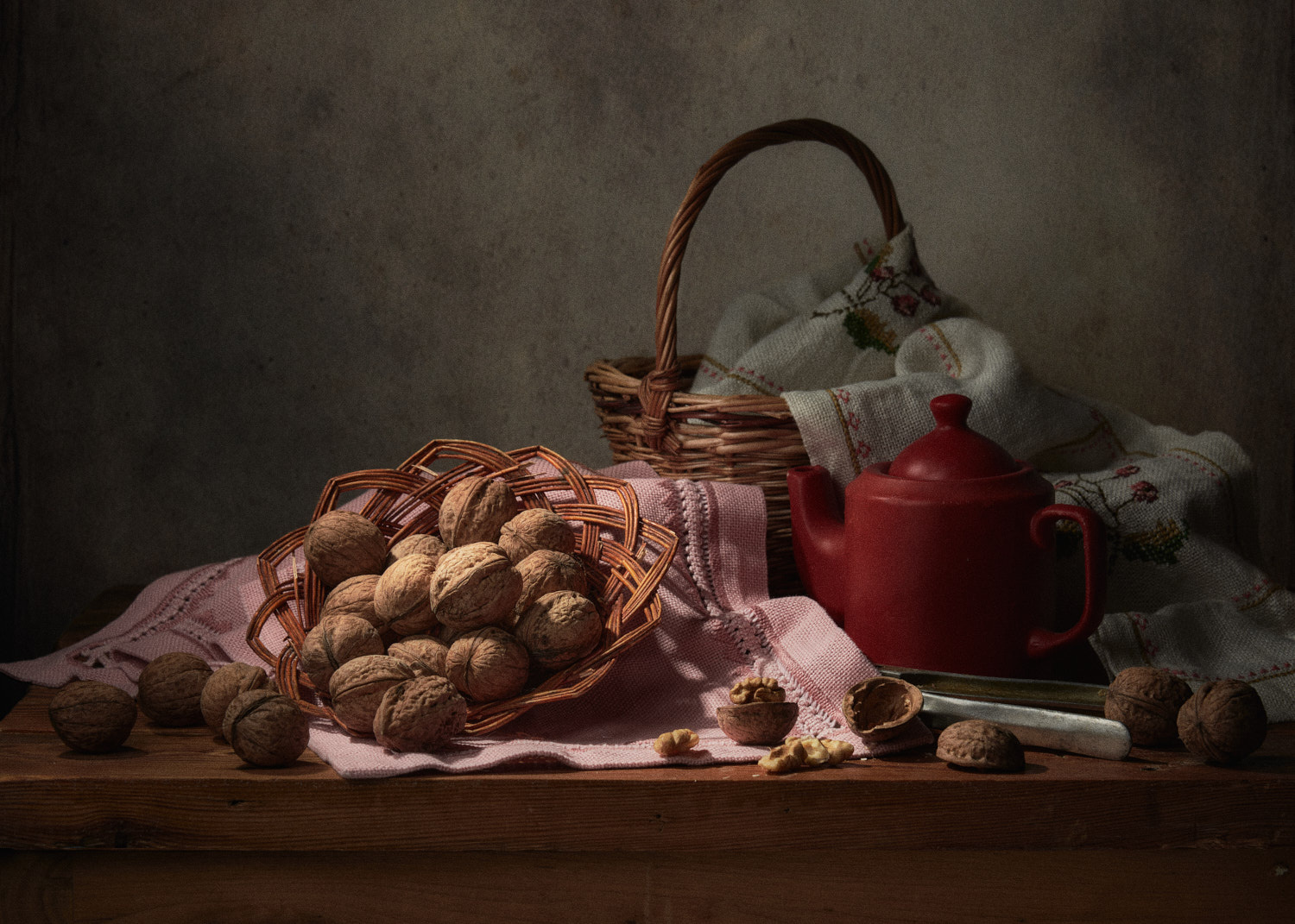 Грецкие орехи натюрморт композиция постановка сцена плоды еда орехи посуда