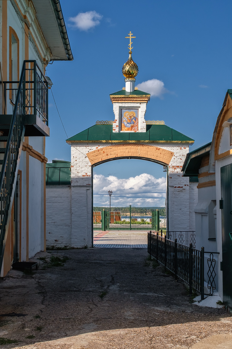 Ворота в небеса Свято-Троицкий мужской монастырь Чебоксары ворота
