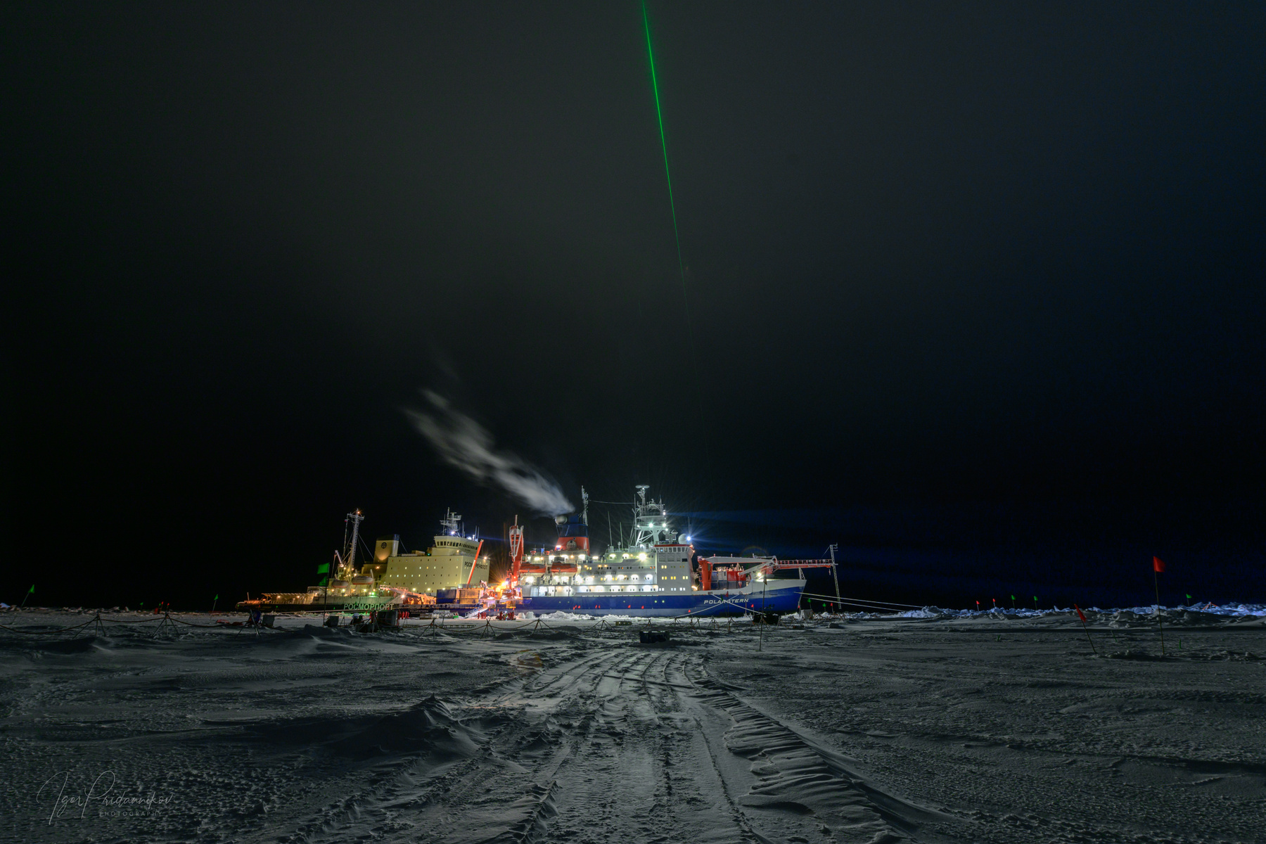 One year on the arctic ice арктика лед экспедиция мозаик поларштерн драницын