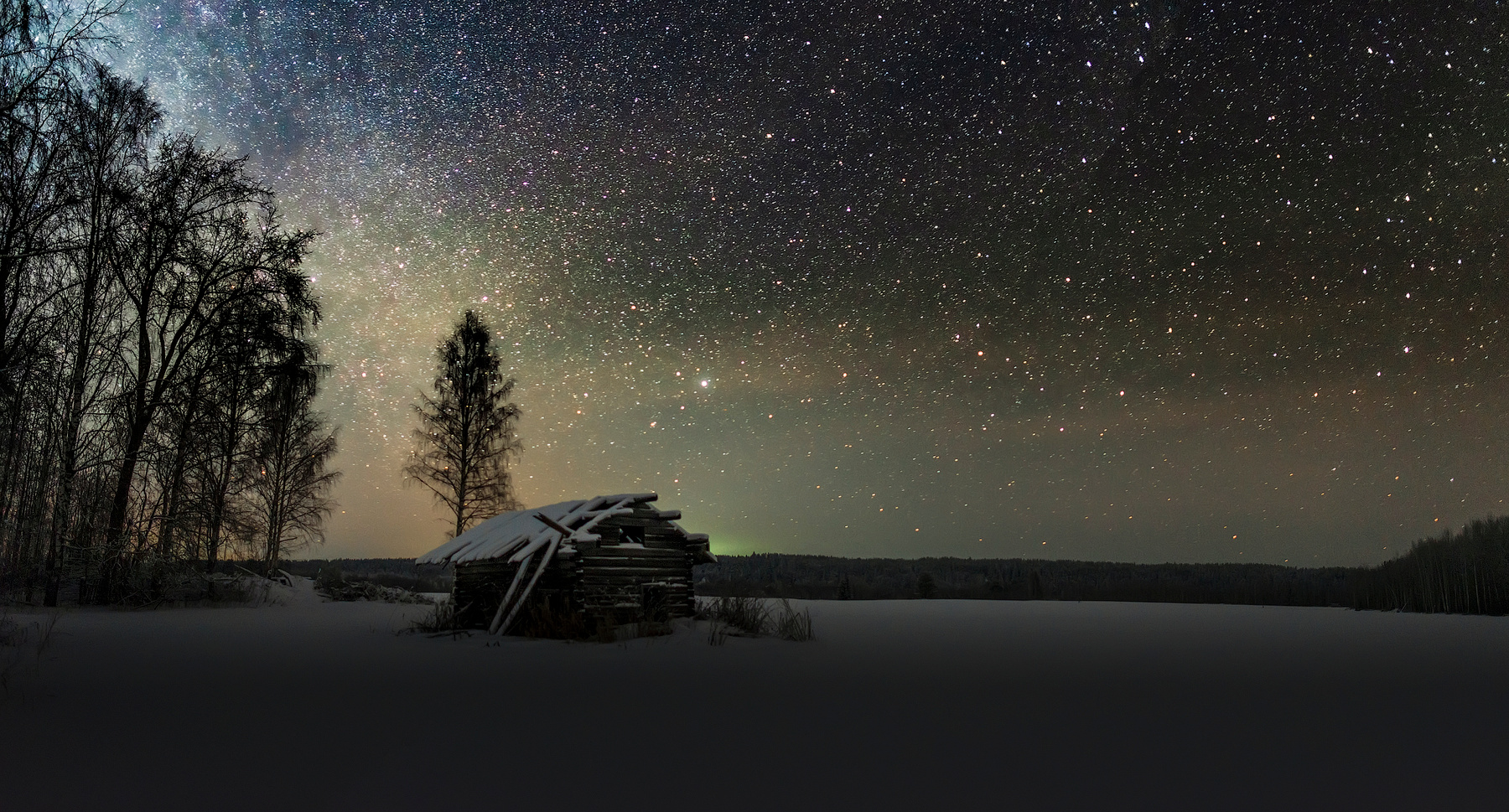 Лесная избушка Архангельская область ночное фото млечный путь астрофотография звезды русский север