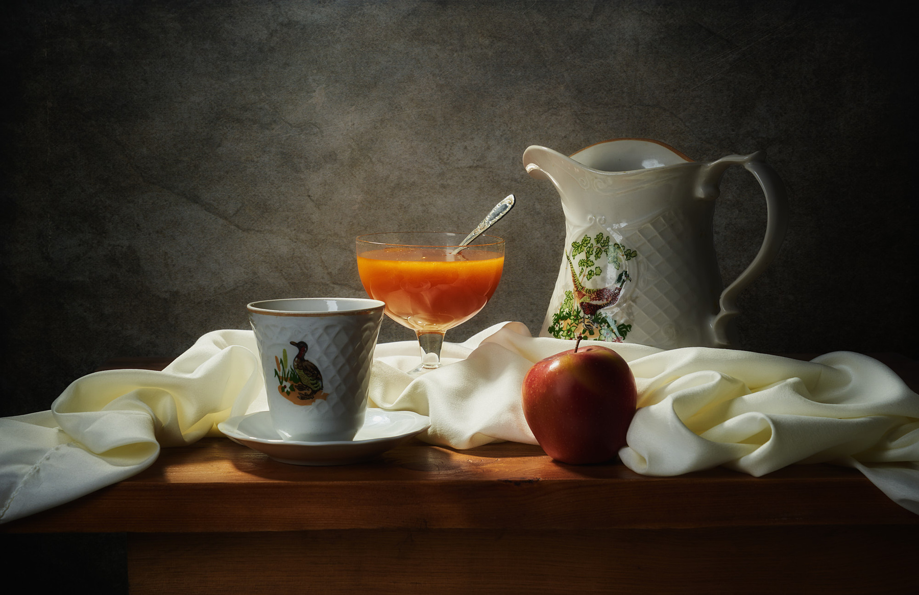 Завтрак с мёдом и яблоком натюрморт постановка композиция сцена еда посуда мёд яблоко