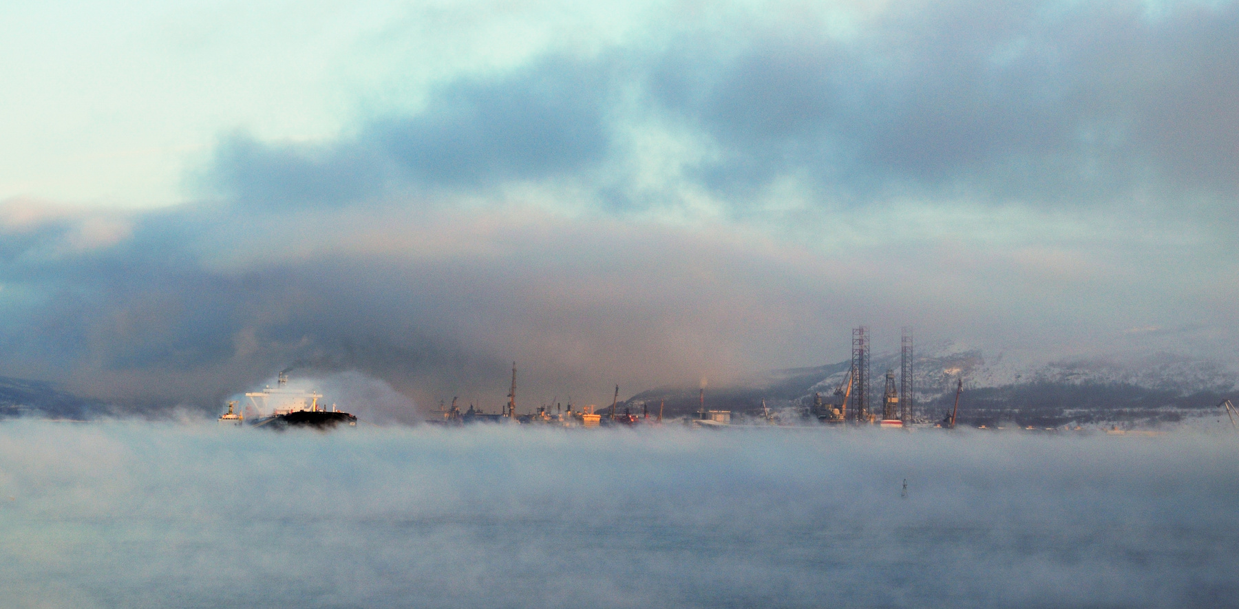 Морозный туман над Кольским... 