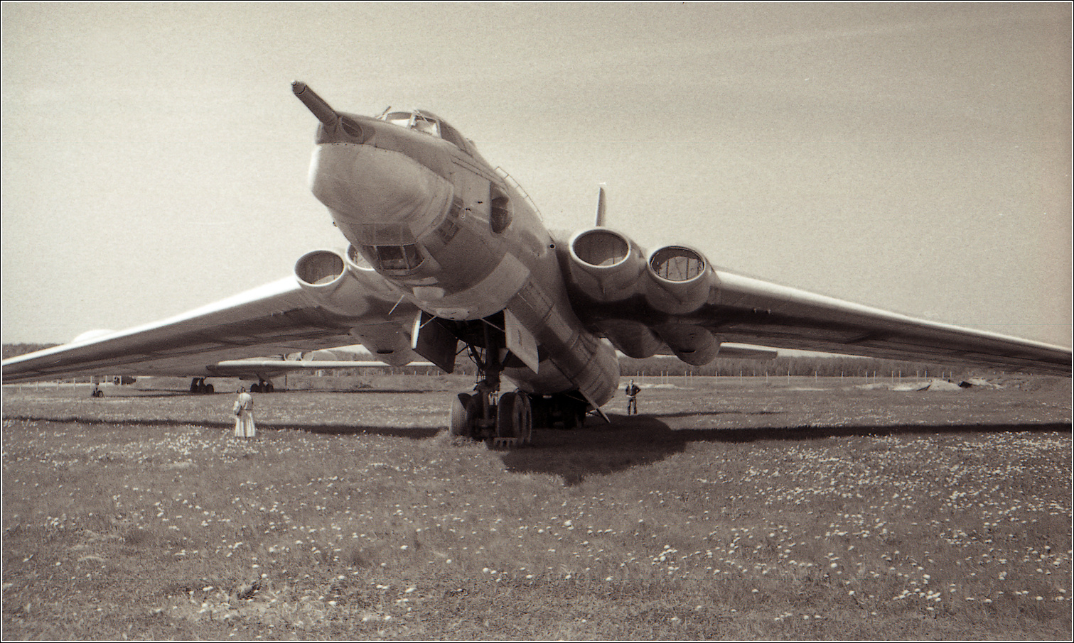 3МД Мясищев 3МД авиация самолет стоянка музей Монино 1986 год