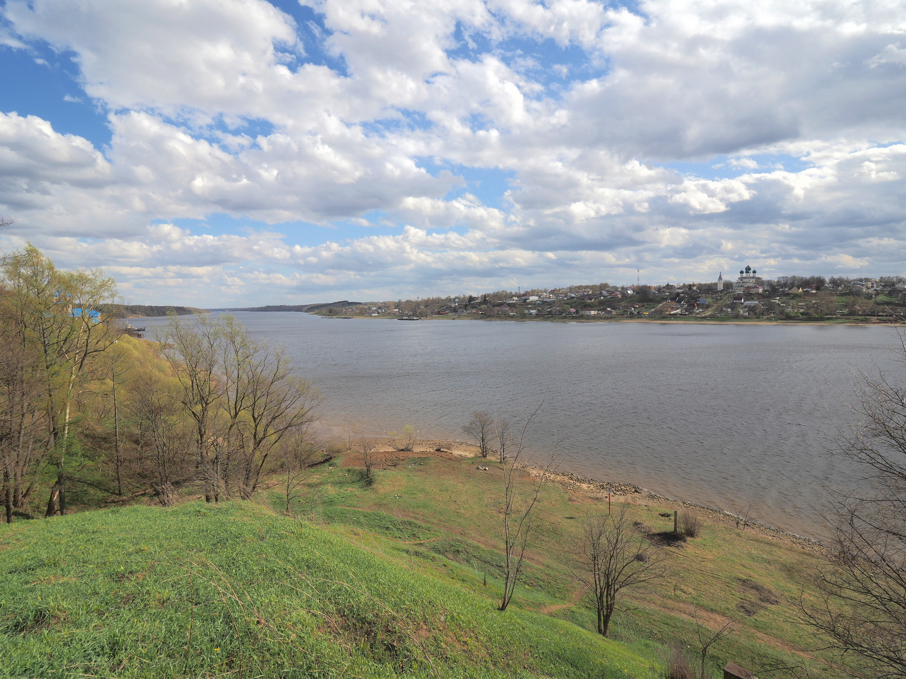 Течёт река Волга 