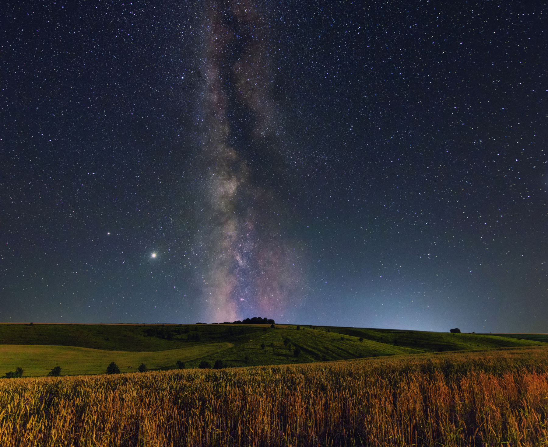 Под вечностью млечный путь космос ночь поле яры ночная сцена ночное фото астропейзаж пейзаж