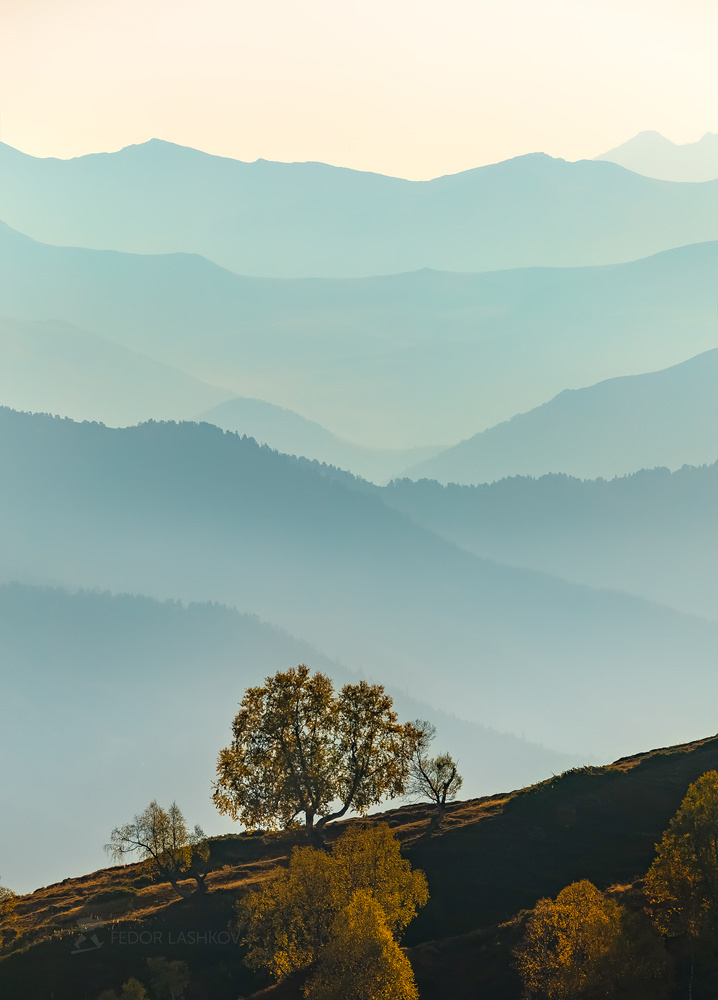 Прекрасное далёкое Горы гора долина Кавказ Кавказские горы Архыз туман дымка туманный хребет склон вершина акварель дерево осень