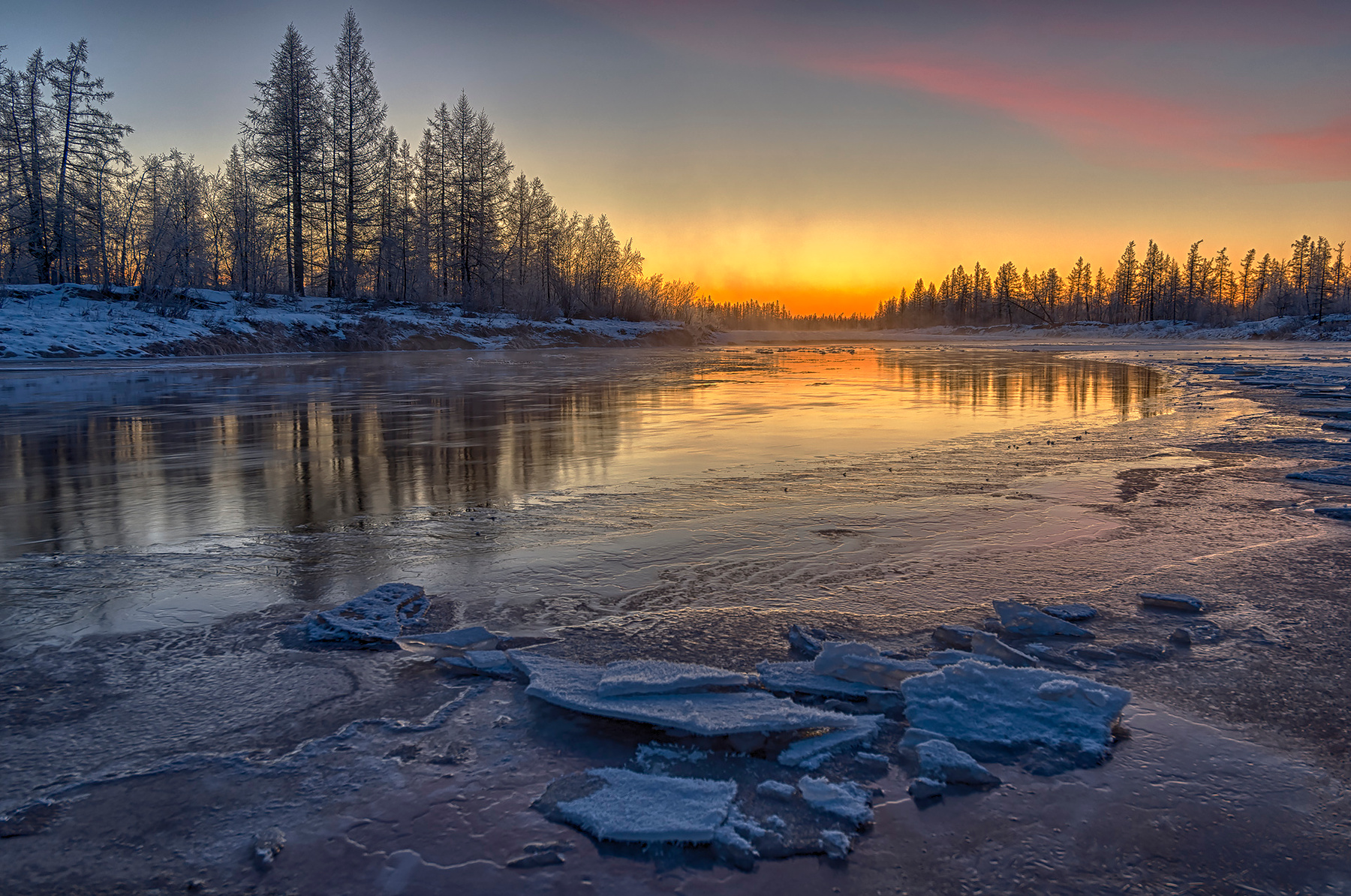 морозный рассвет река зима