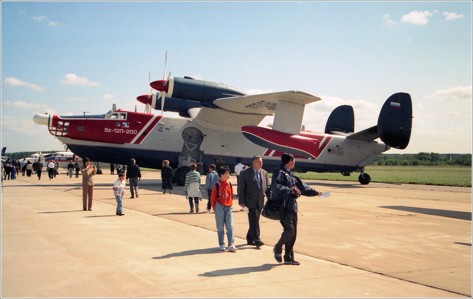 Бе-12П Бе-12П авиация самолет стоянка Жуковский 1998