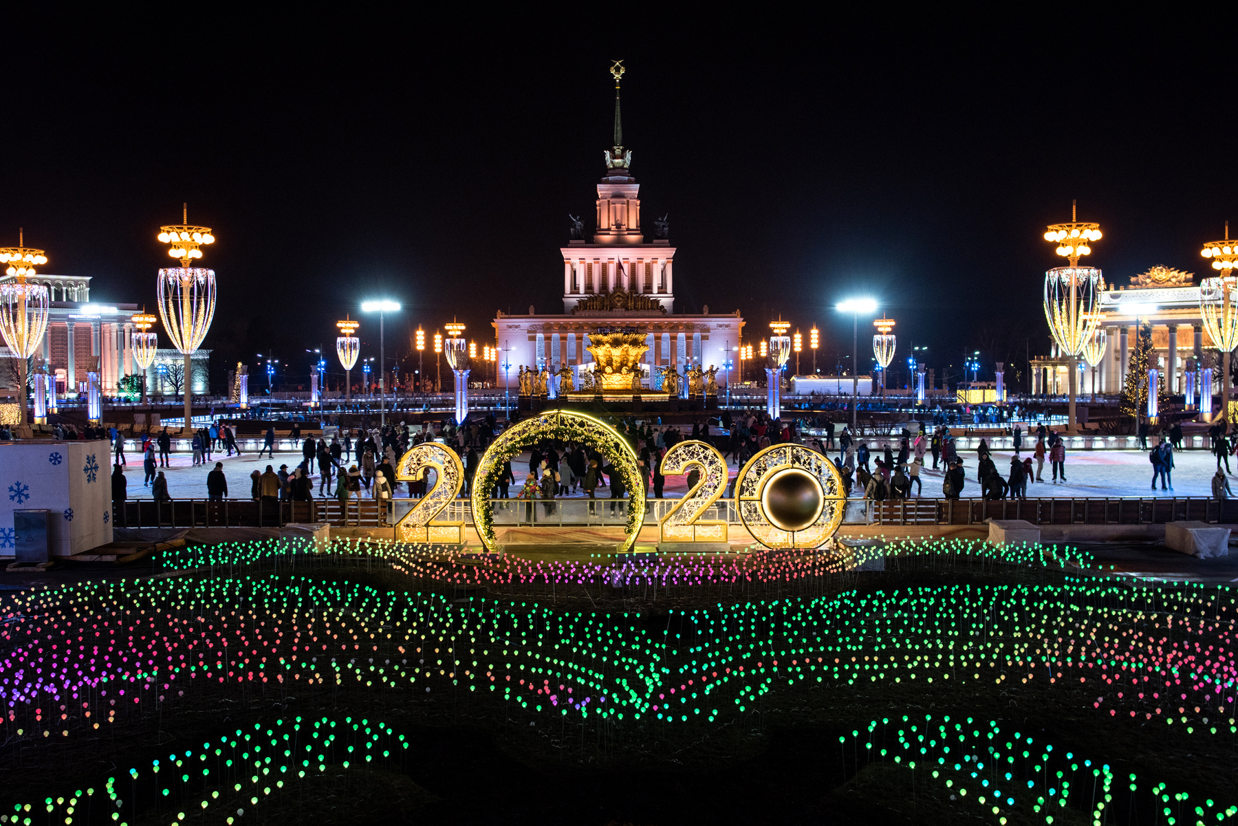 Новогодний каток Москва ВДНХ праздники зима Рождество каток атмосфера праздник
