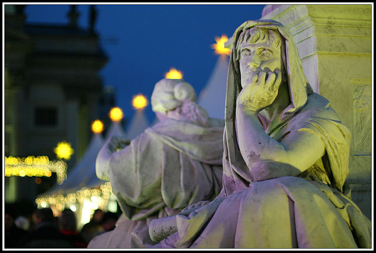 Зелёная тоска среди веселья. Gendarmenmarkt Berlin French Cathedral Берлин Жандарменмаркт