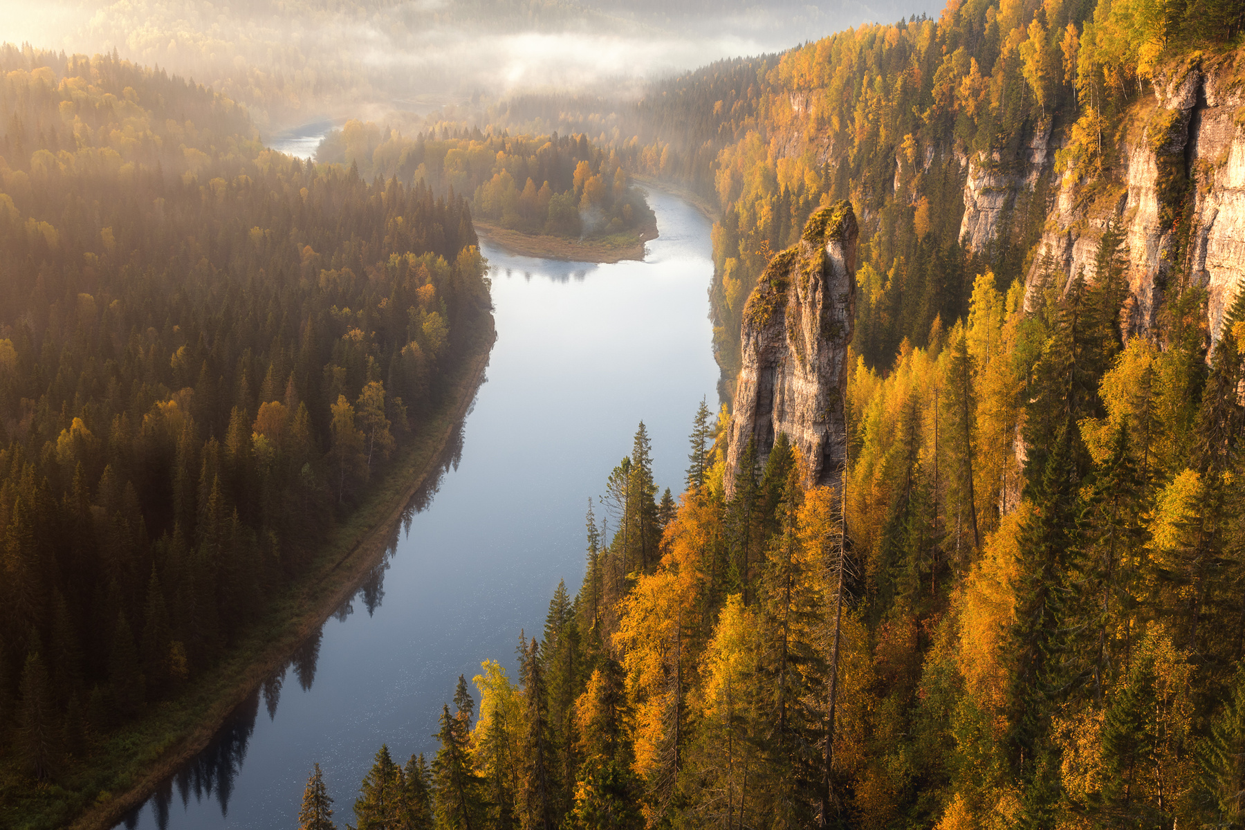 Осень на Усьвинских столбах Пермь пейзаж рассвет утро Усьва Усьвинские столбы река Пермский край лес солнце