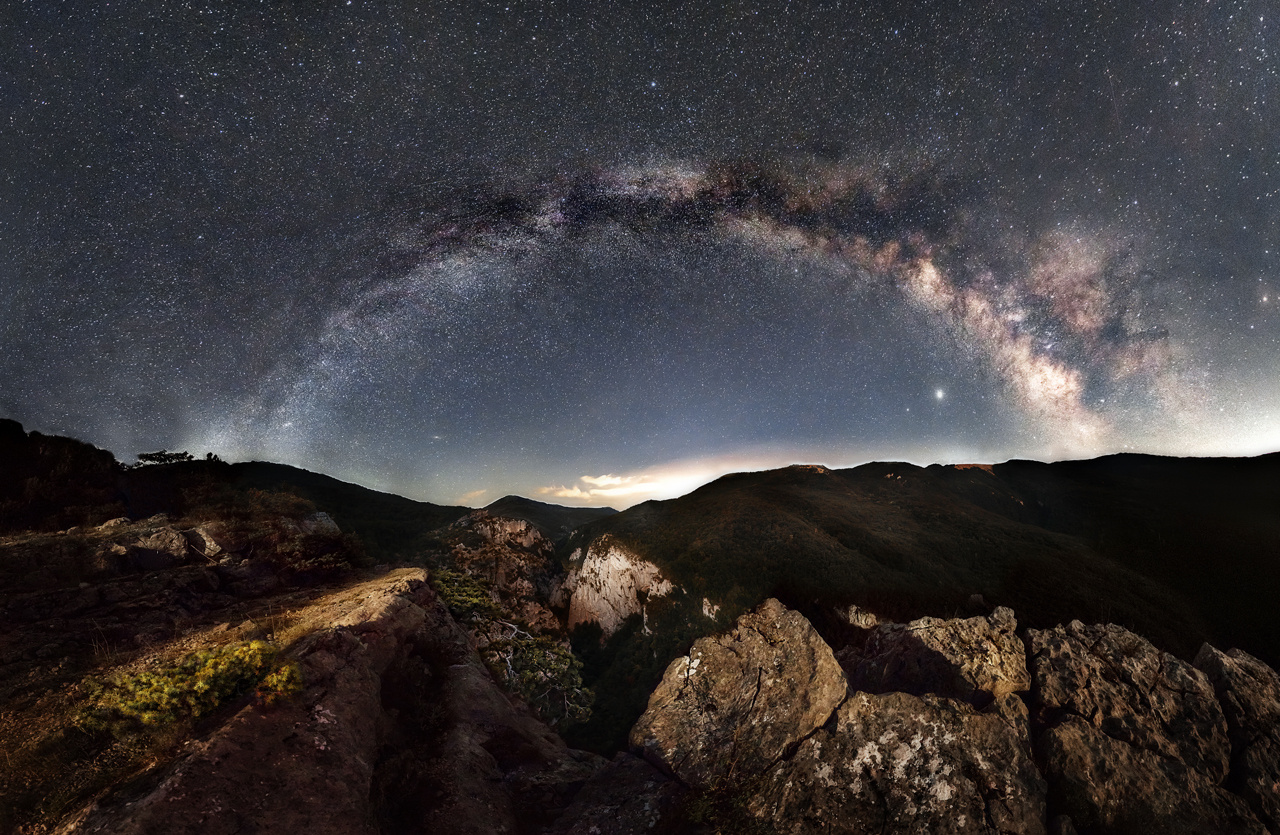 Большой Крымский Каньон под аркой Млечного Пути Крым Каньон Млечный путь Ночной пейзаж горы звезды Природа вселенная