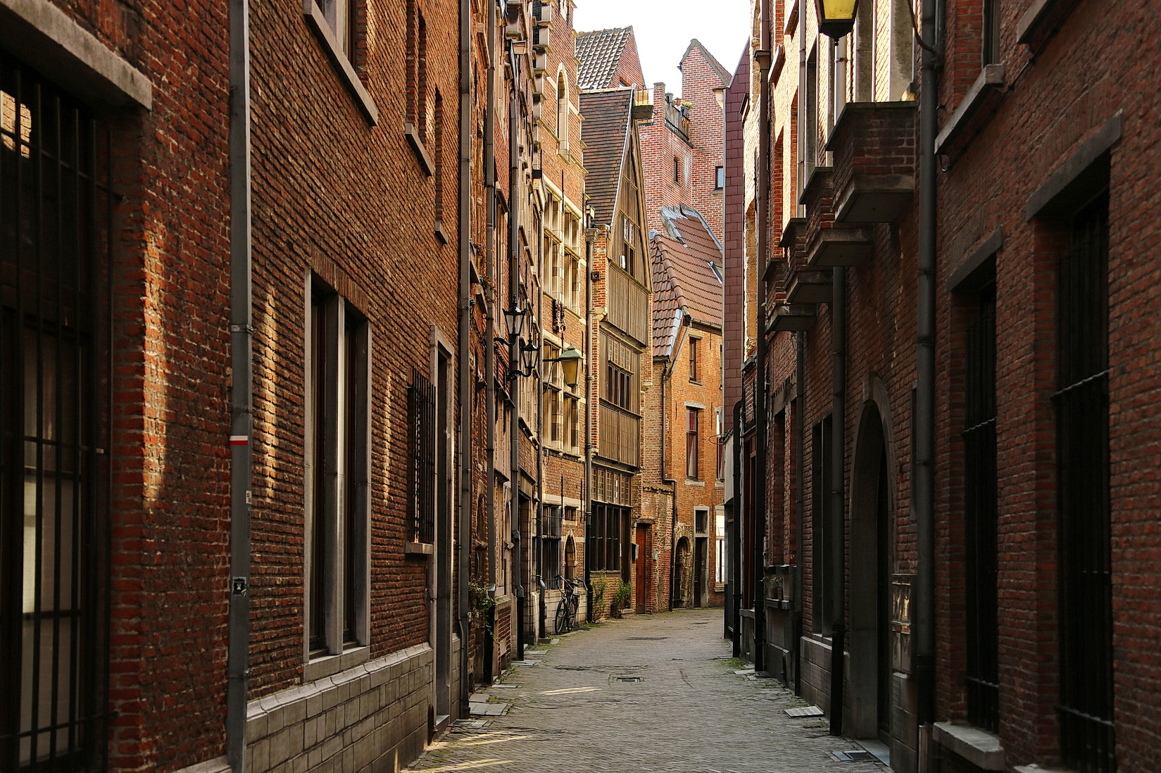Антверпен  (4) 