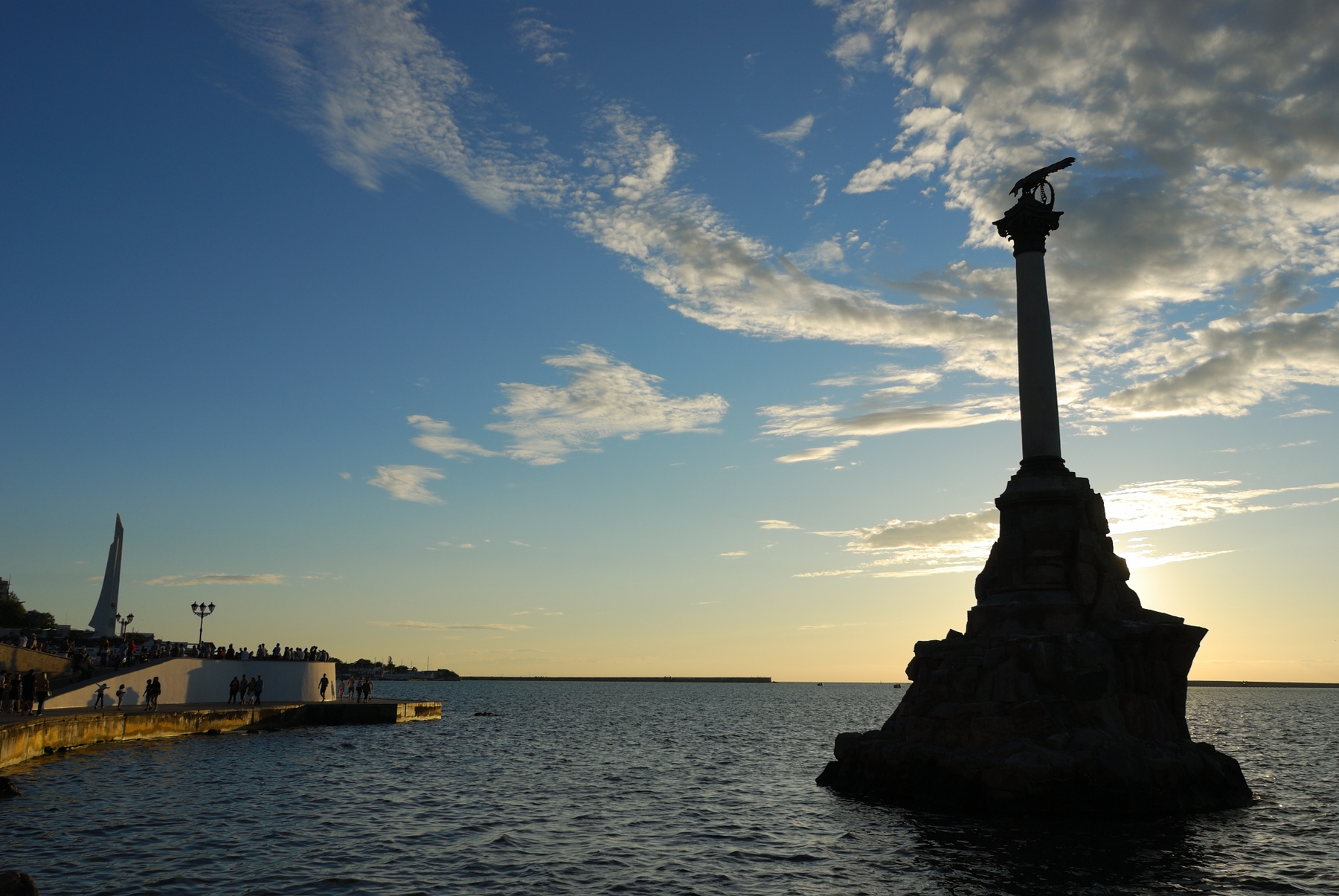 Памятник затопленным кораблям Памятник затопленным кораблям Севастополь