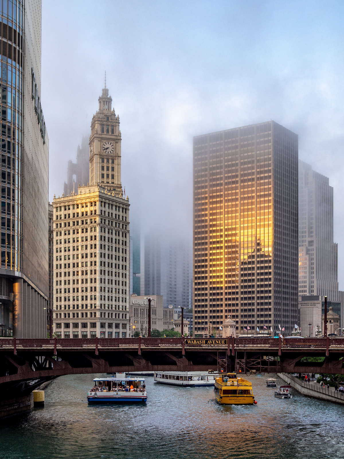 Когда уходит солнце и приходит туман Чикаго город вечер туман Chicago downtown evening river fog