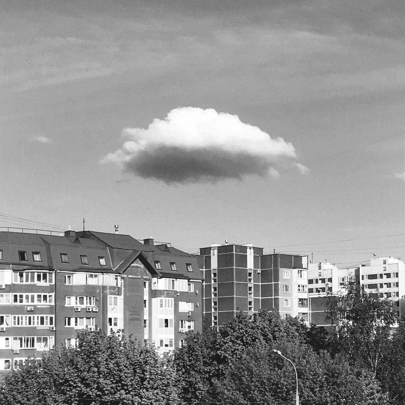 • облако город вид из окна дом деревья iphone