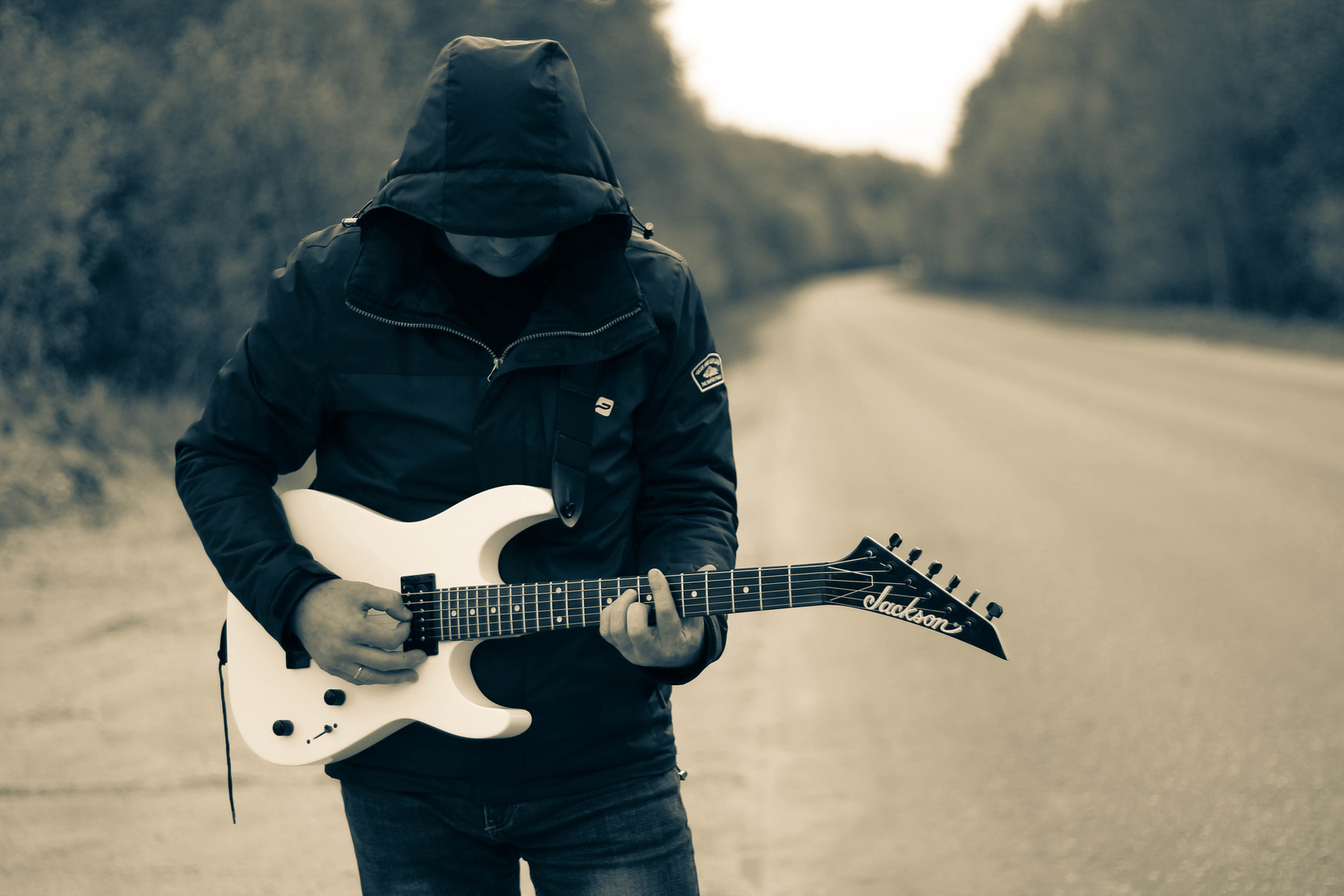 *** гитара рок смысл портрет мужчина ретро красавец дорога на дороге
