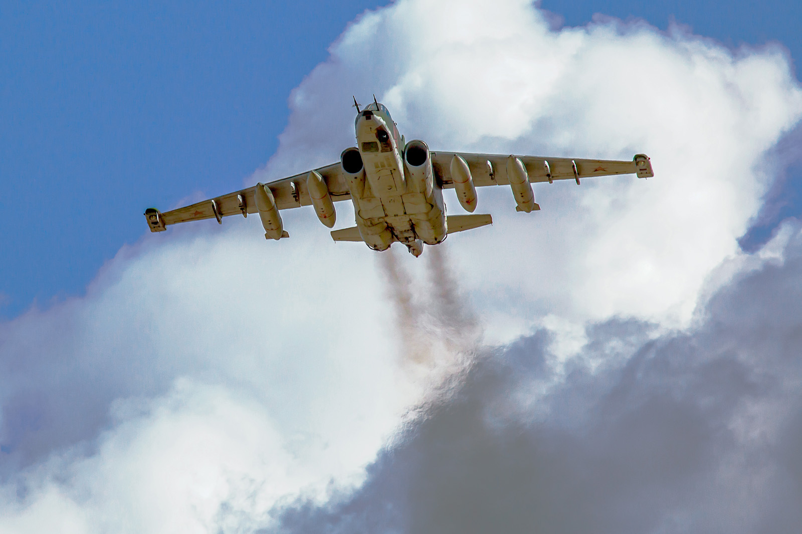 Взлёт авиабаза Кубинка Су-25 репетиция Парад