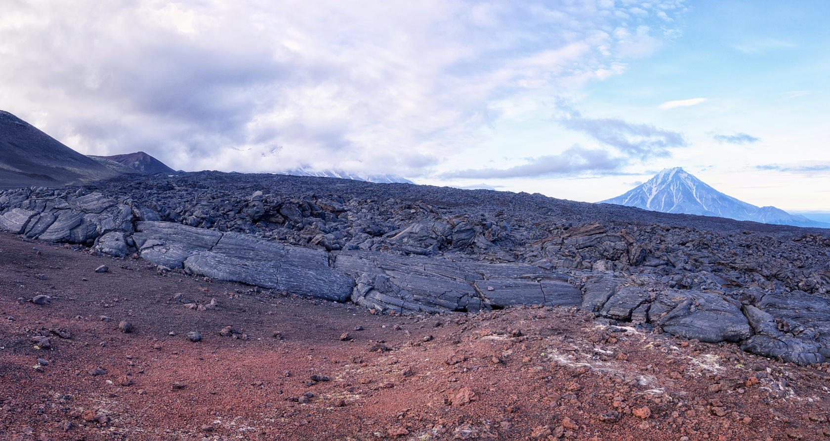 На границе лавы. Камчатка вулканы застывшая лава