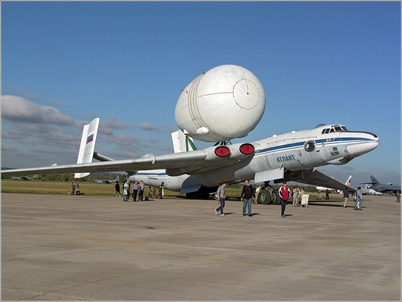 Атлант Атлант ВМ-Т авиация самолет стоянка Жуковский МАКС-2005