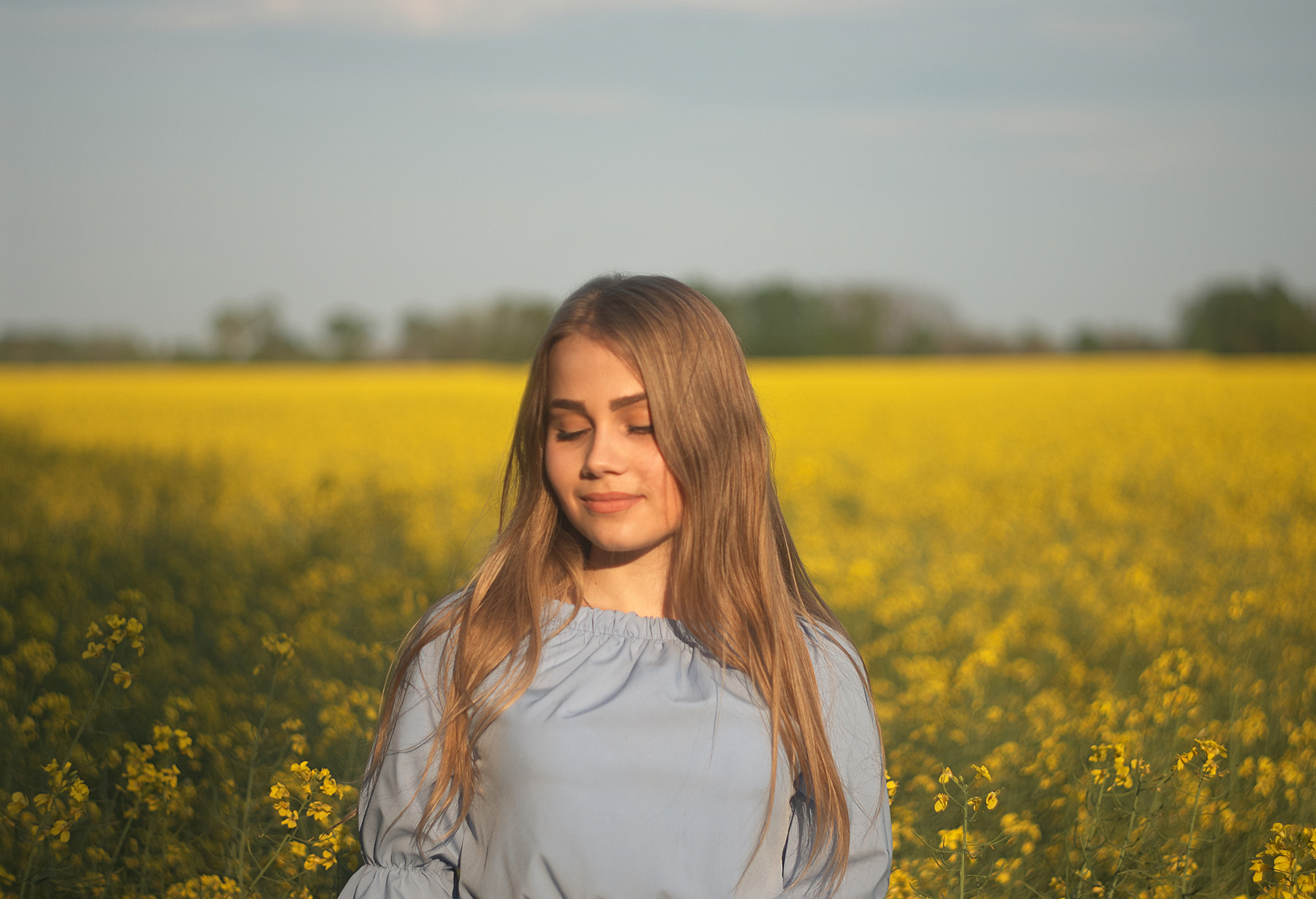 *** девушка весна портрет поле рапс желтое