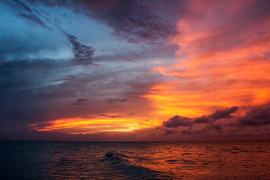 багровый закат на Кубе Куба Варадеро закат небо море