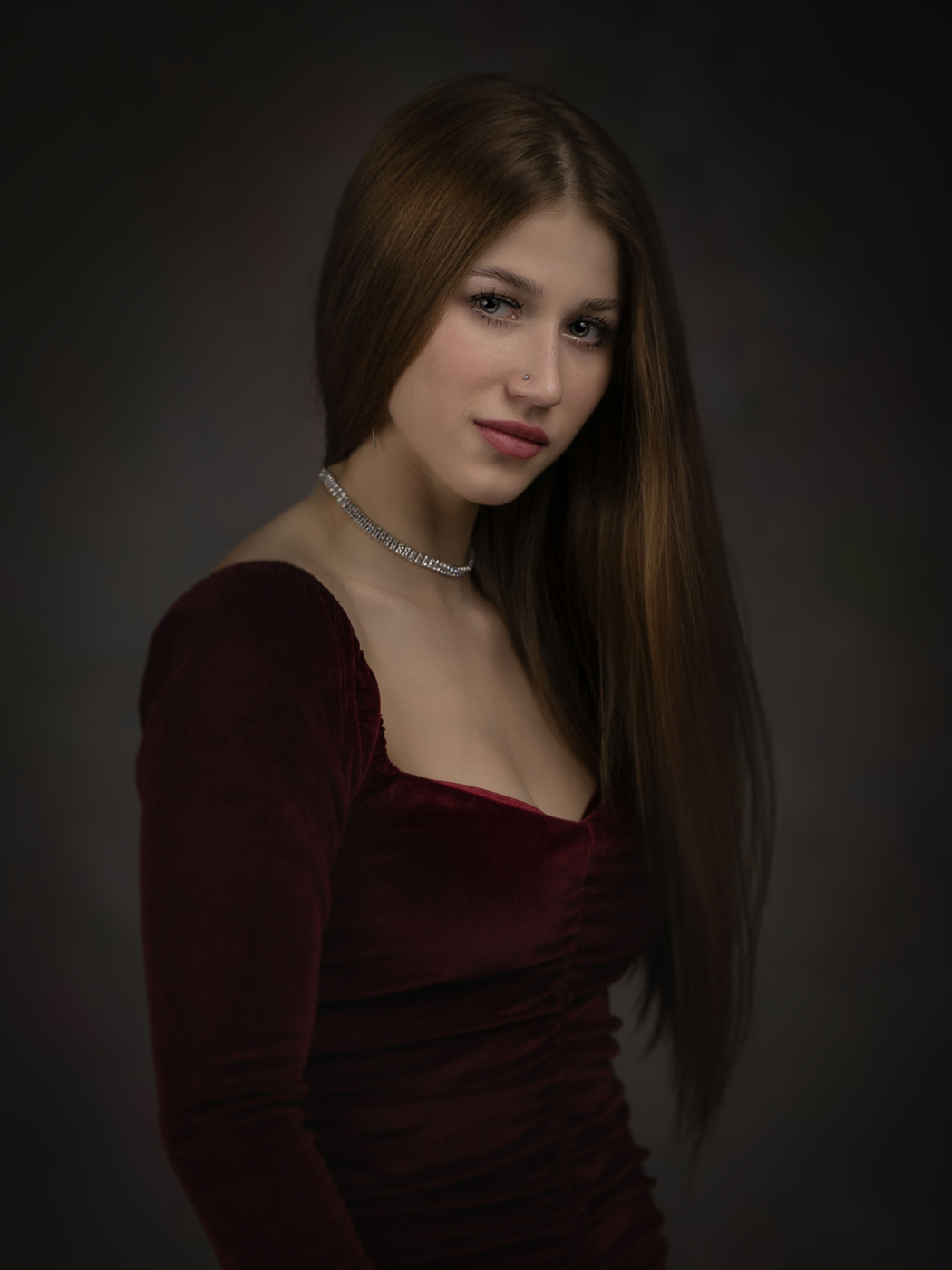 Евгения! Девушка портрет .красное платье гламур вспышка домашняя студия
