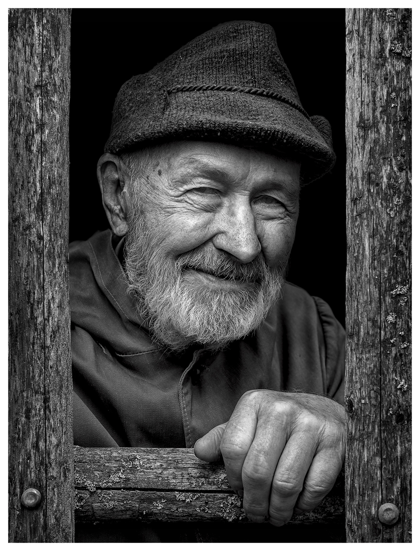 Дед Валя Valentin Pazhetnov model portrait grandfather ecologist bears look smile