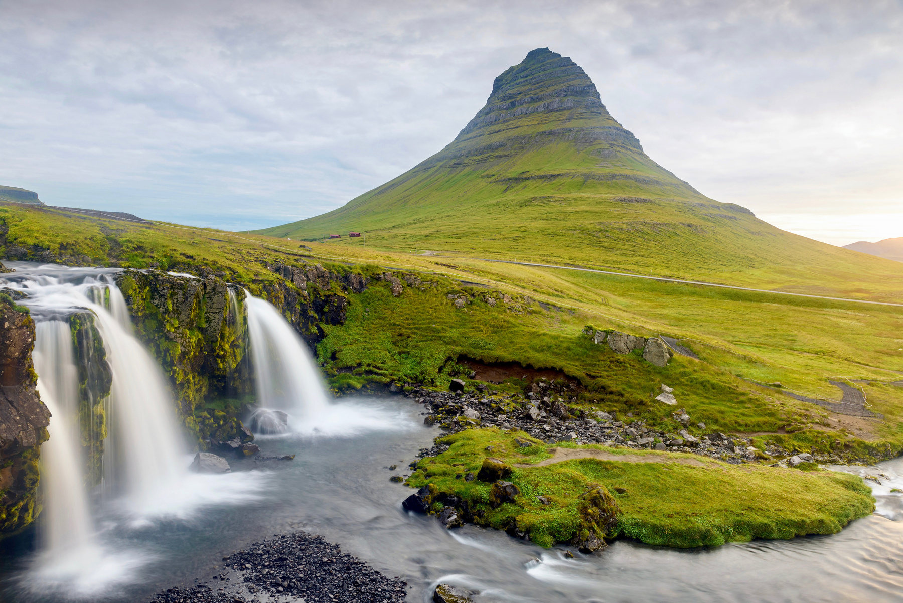 Киркьюфетль Киркьюфетль гора Исландия рассвет