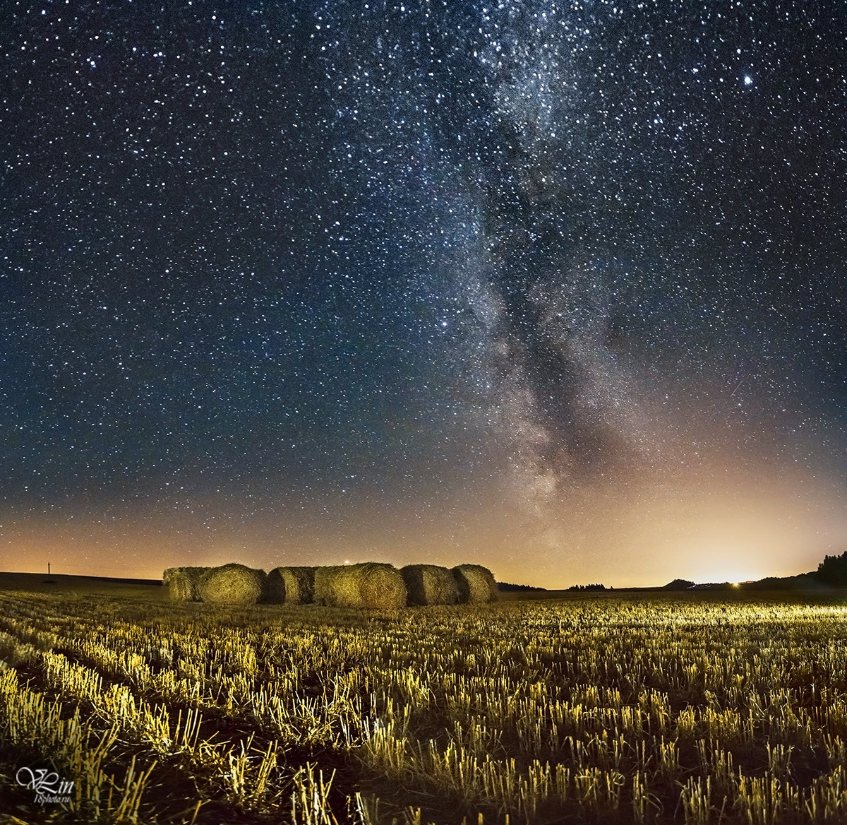 Над полем ночь Млечный путь Болгуры пейзаж ночной поле сено ночь звезды галактика