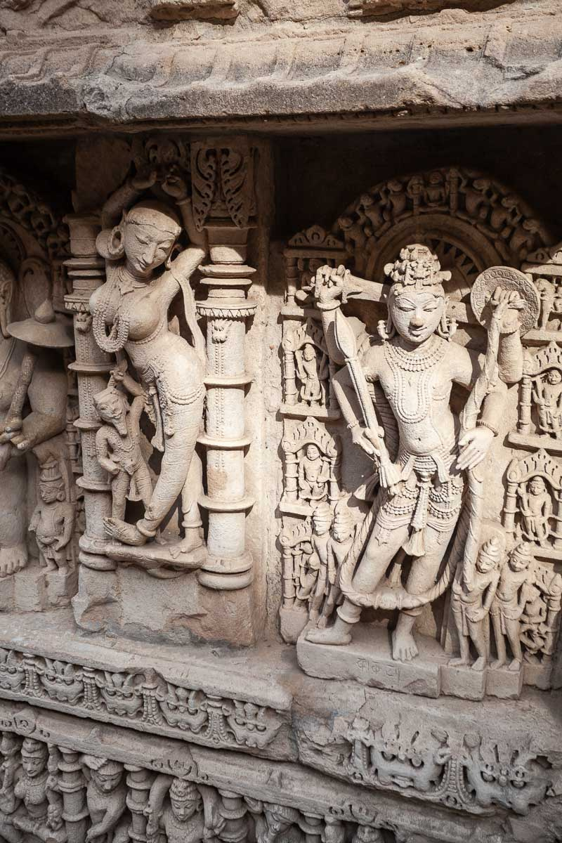 Колодец шагов королевы. Индия Индия Индуизм храм религия колодец Чанд-Баори скульптура рельеф