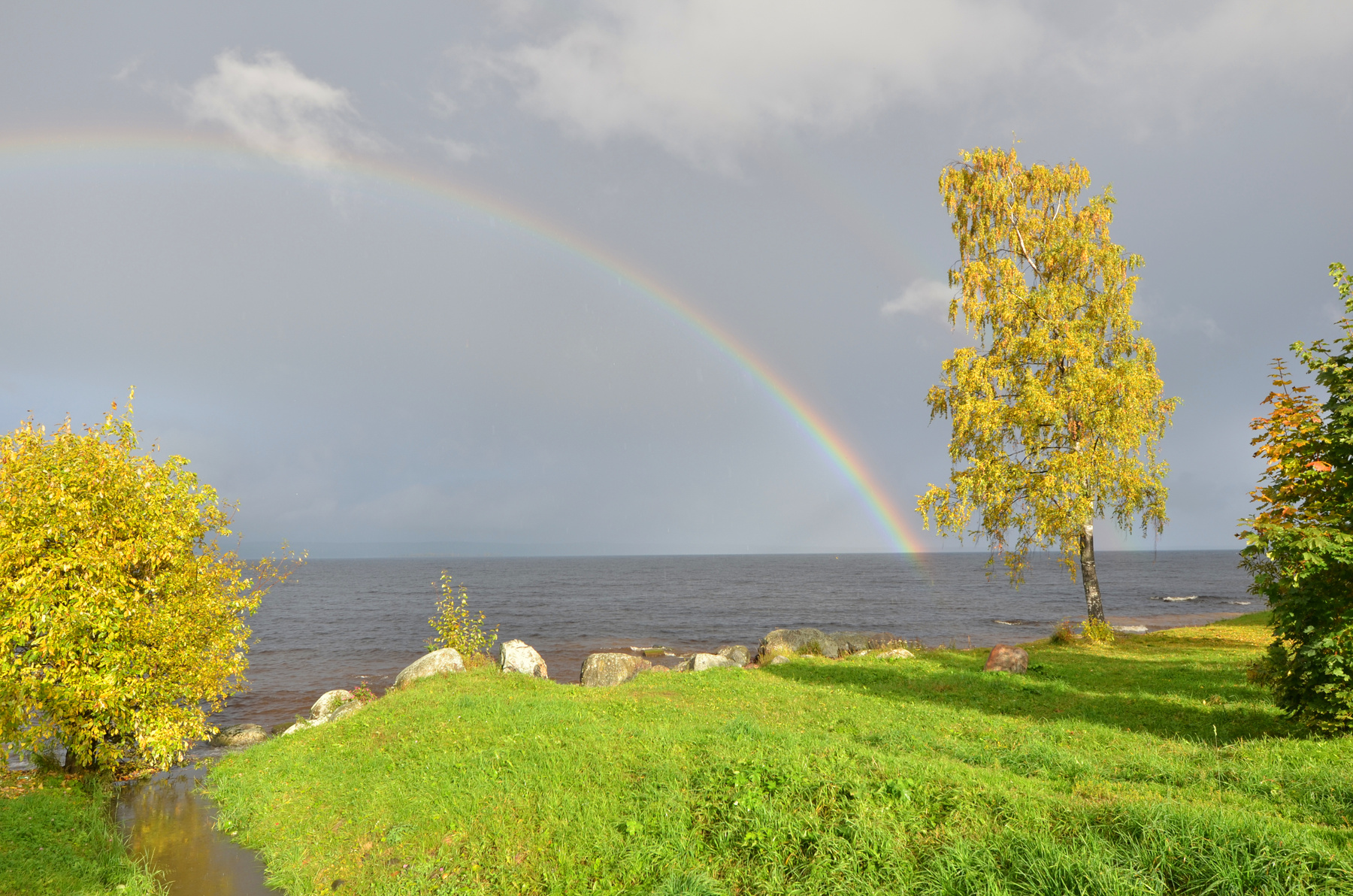 *** Карелия Россия озеро Онего пейзаж радуга осень октябрь