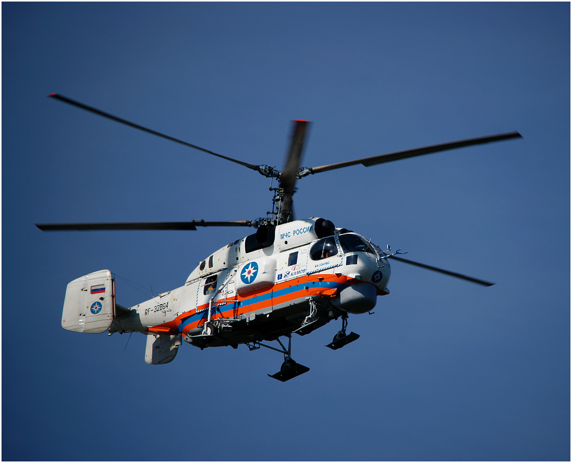 Ка-32А Ка-32А авиация вертолёт полёт Жуковский МАКС-2013