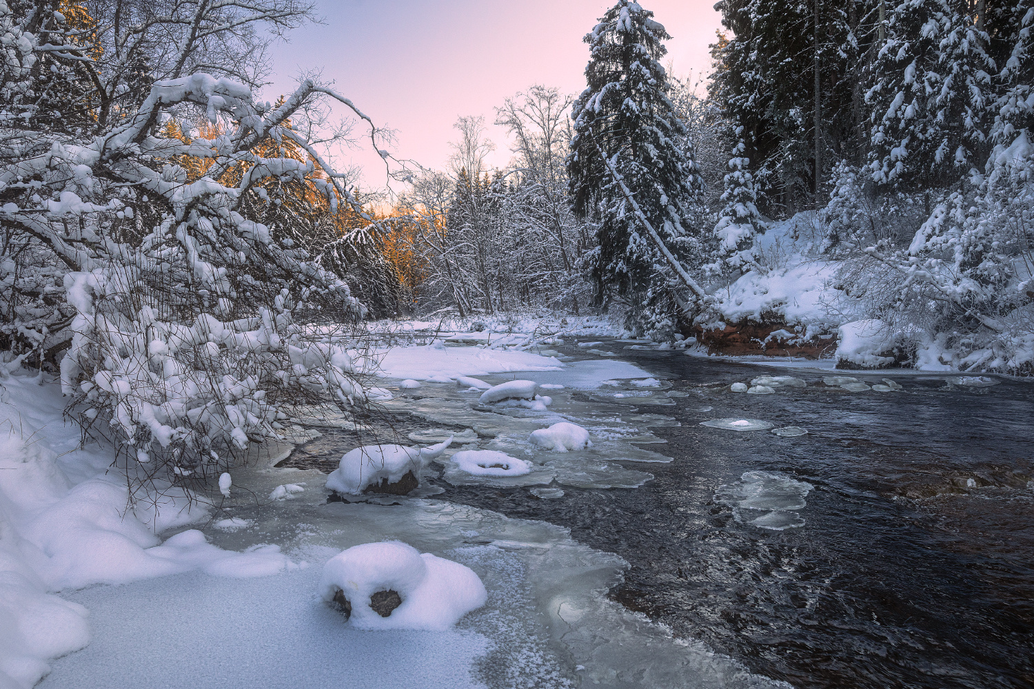 зимняя река winter sunlight