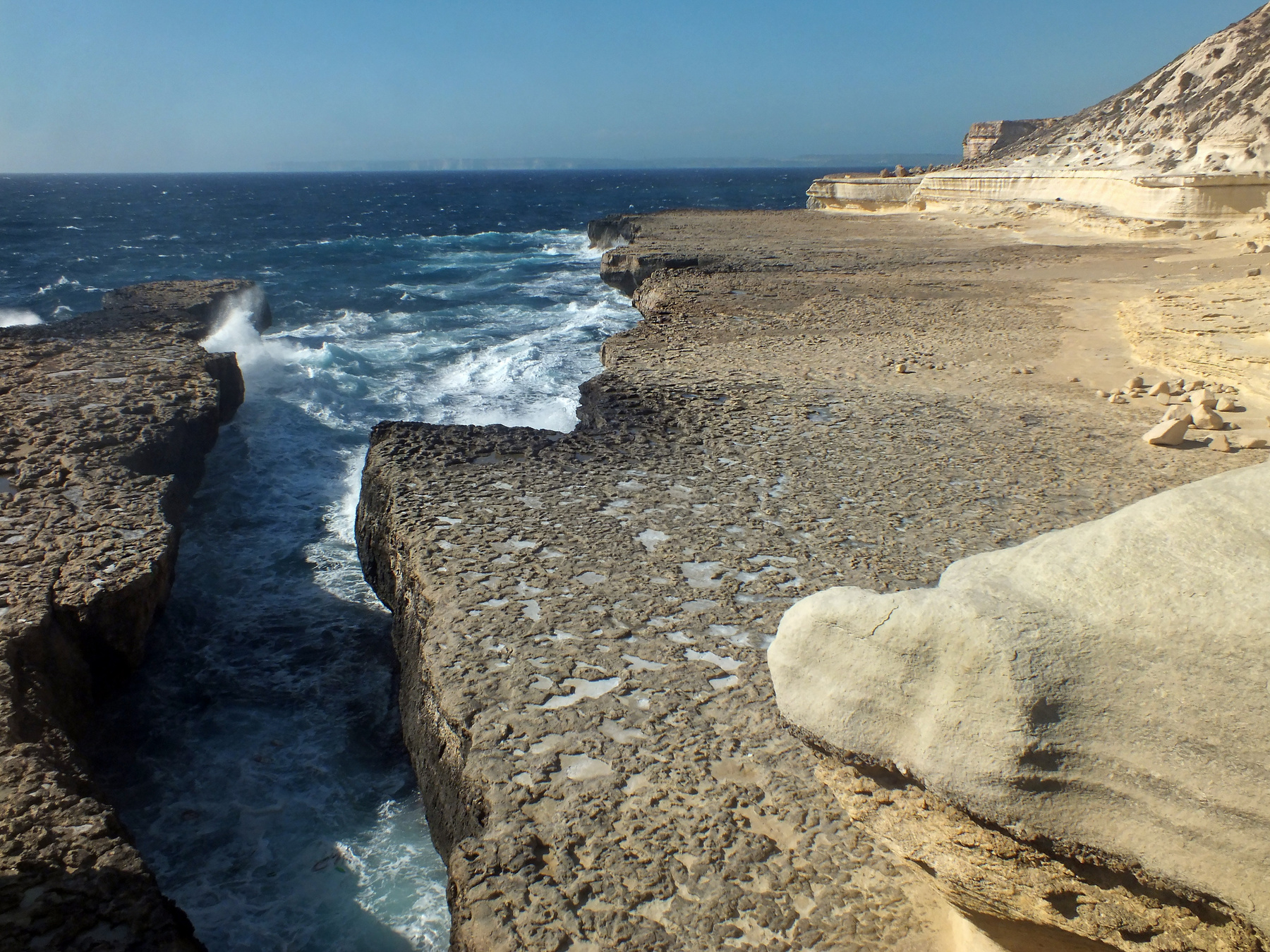 Мальта-Blata tal Melħ пейзаж природа море скалы берег волны