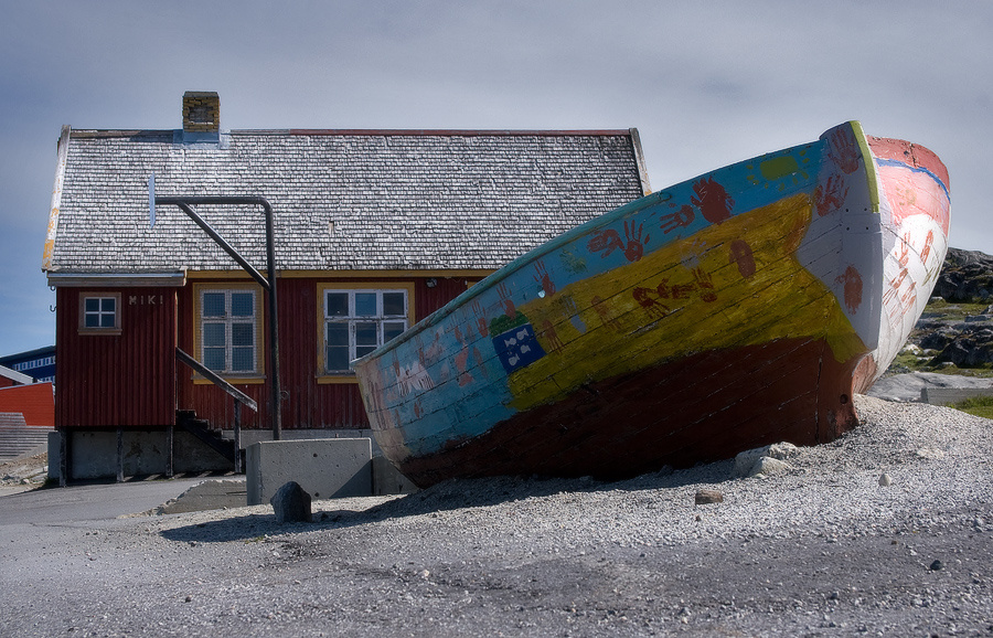Детская мечта или исполнение желаний гренландия нуук дом лодка побег из монотонных будней 