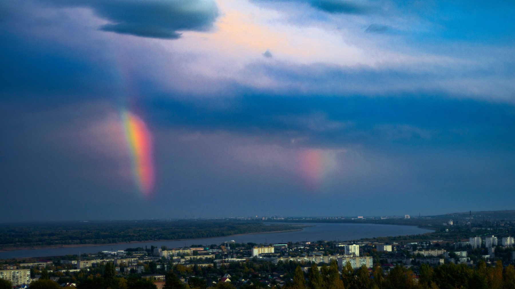 После дождя радуга Волга река