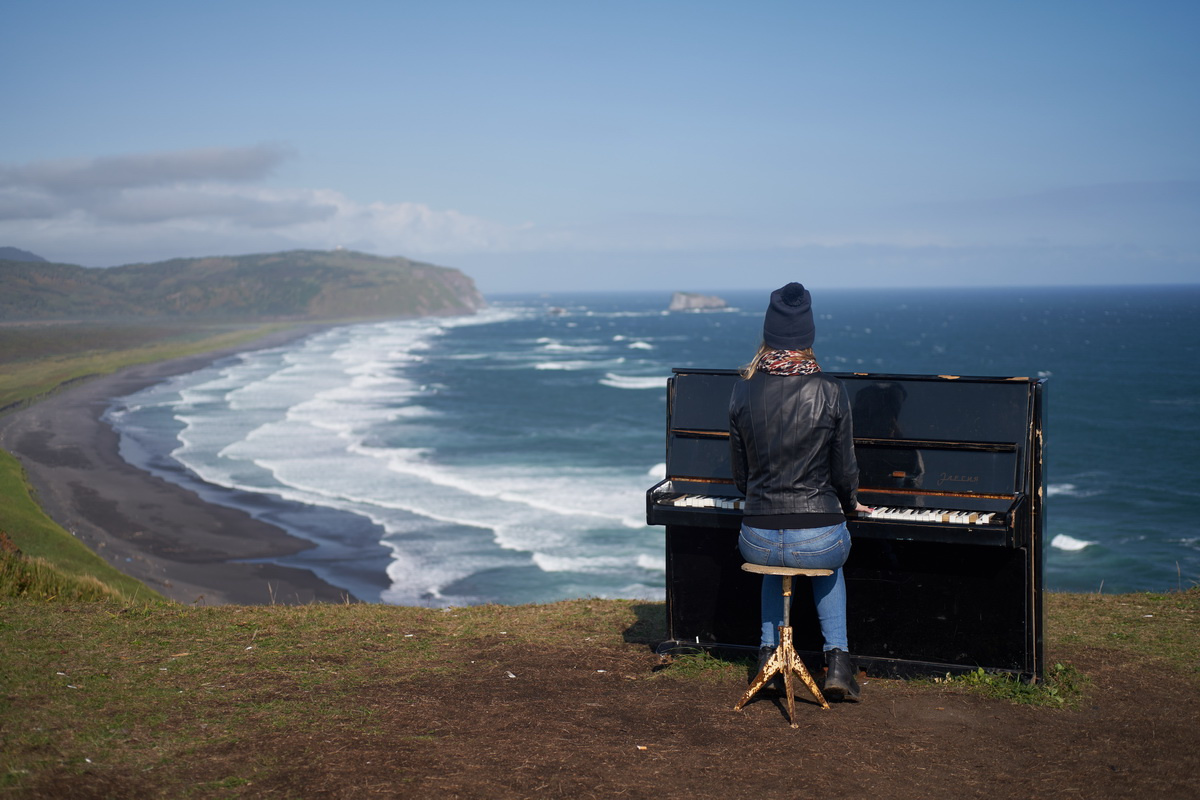 Незнакомка Камчатка Мыс вертикальный пианино Тихий океан