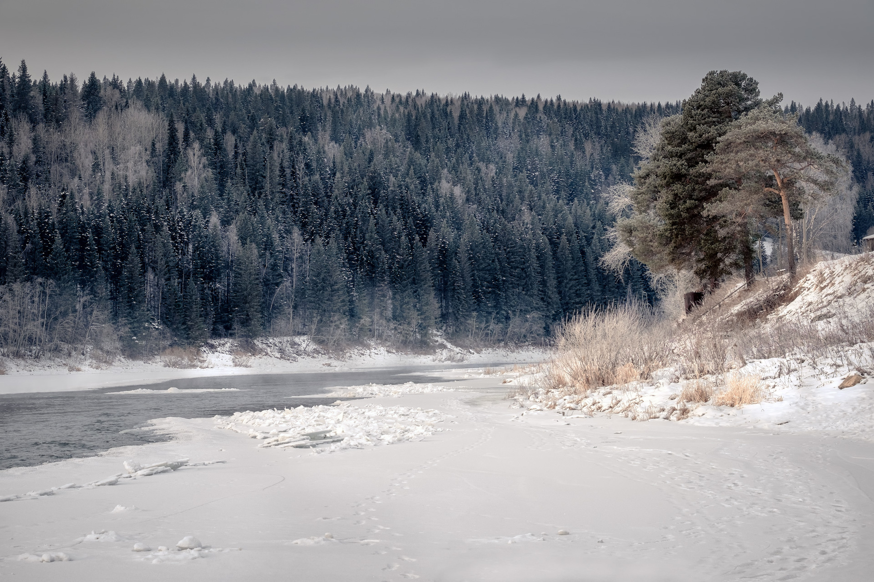 Зимняя Чусовая чусовая река зима декабрь снег лед урал пейзаж
