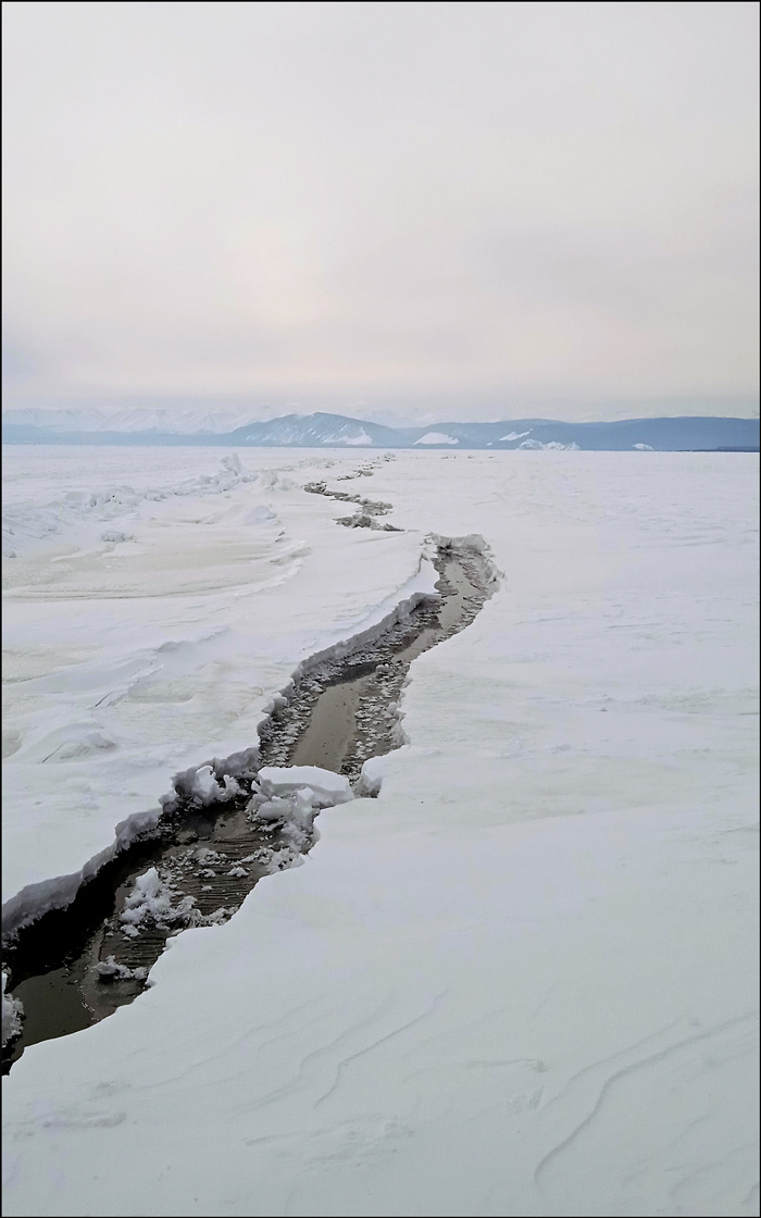 Неожиданное препятствие Байкал землетрясение трещина лёд