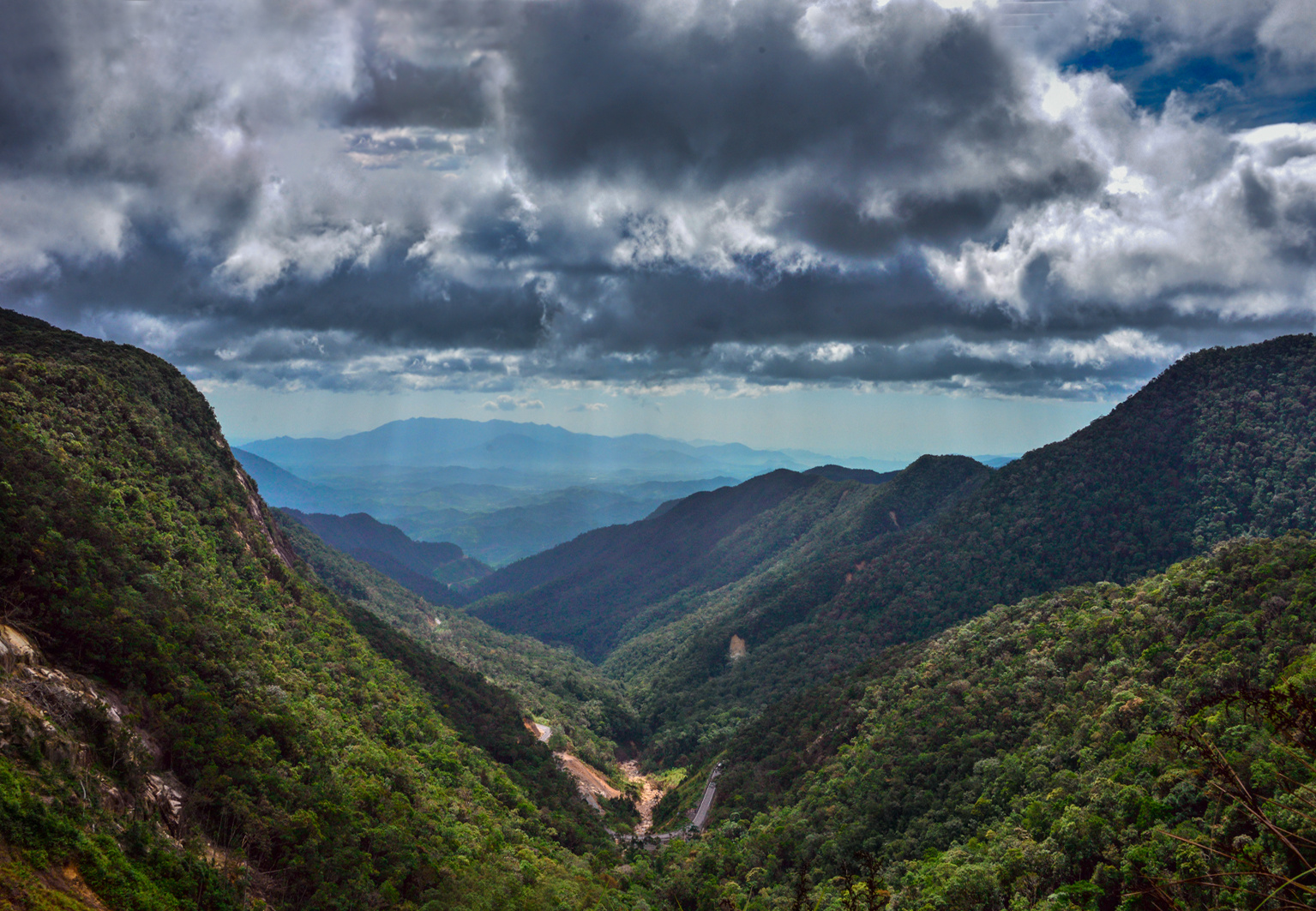 горный перевал по дороге в Далат (Вьетнам) горы тучи природа красота