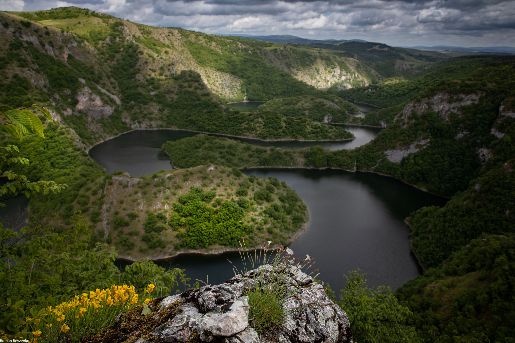 Каньон реки Увац, Сербия пейзаж природа каньон река сербия увац